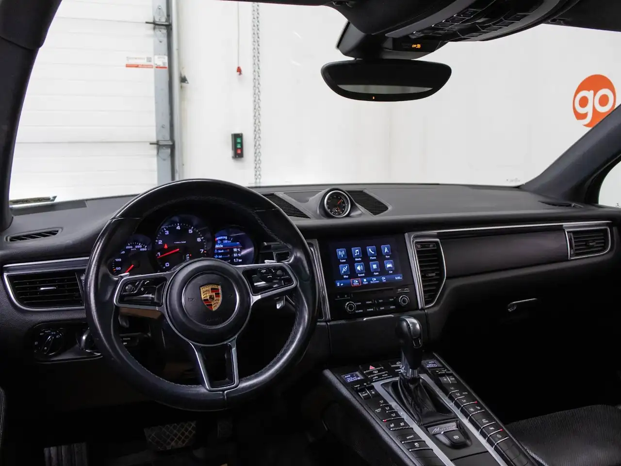 Porsche Macan снимка Porsche Macan