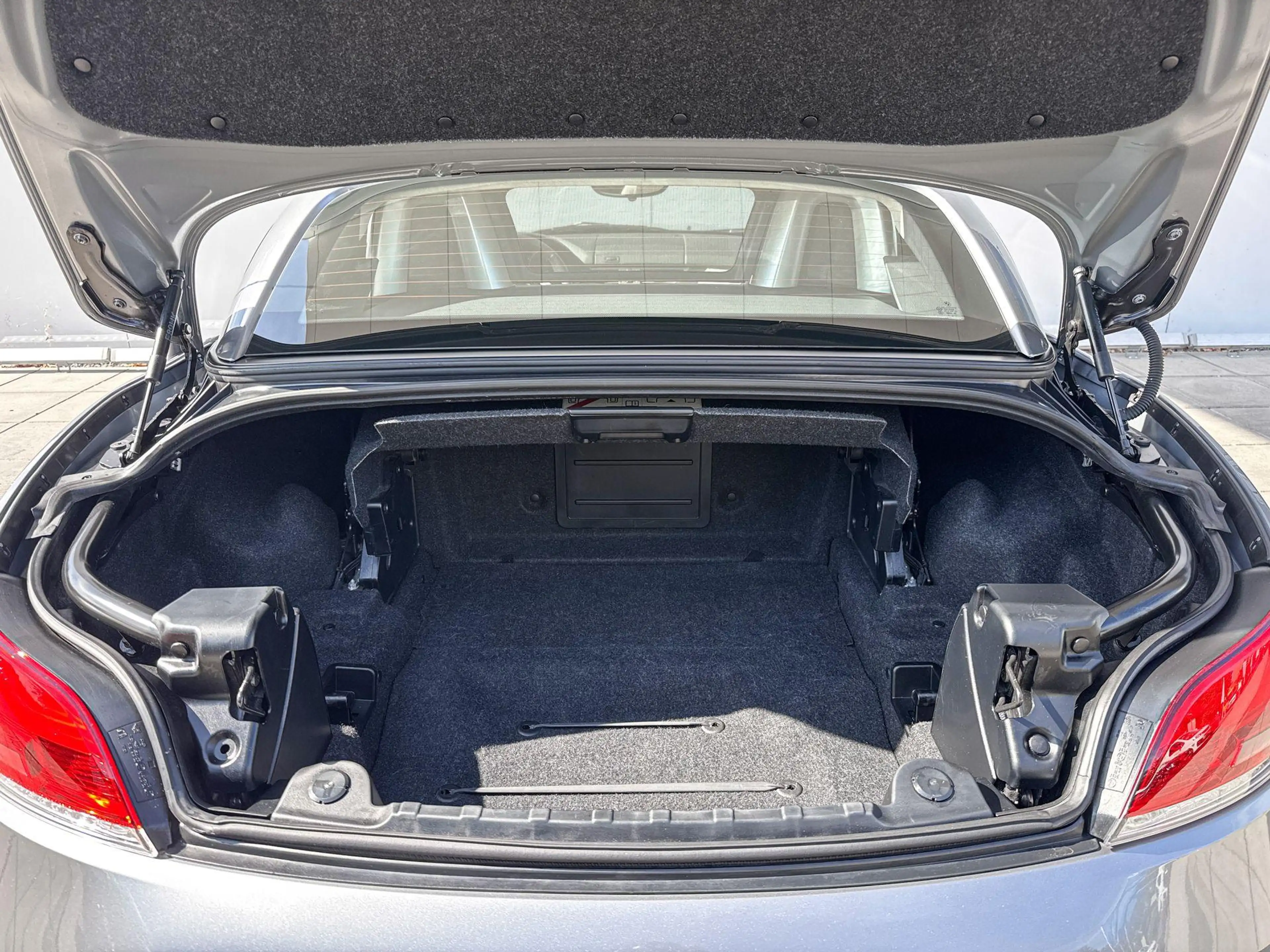 BMW Z4 Roadster sDrive35i Executive — photo 8
