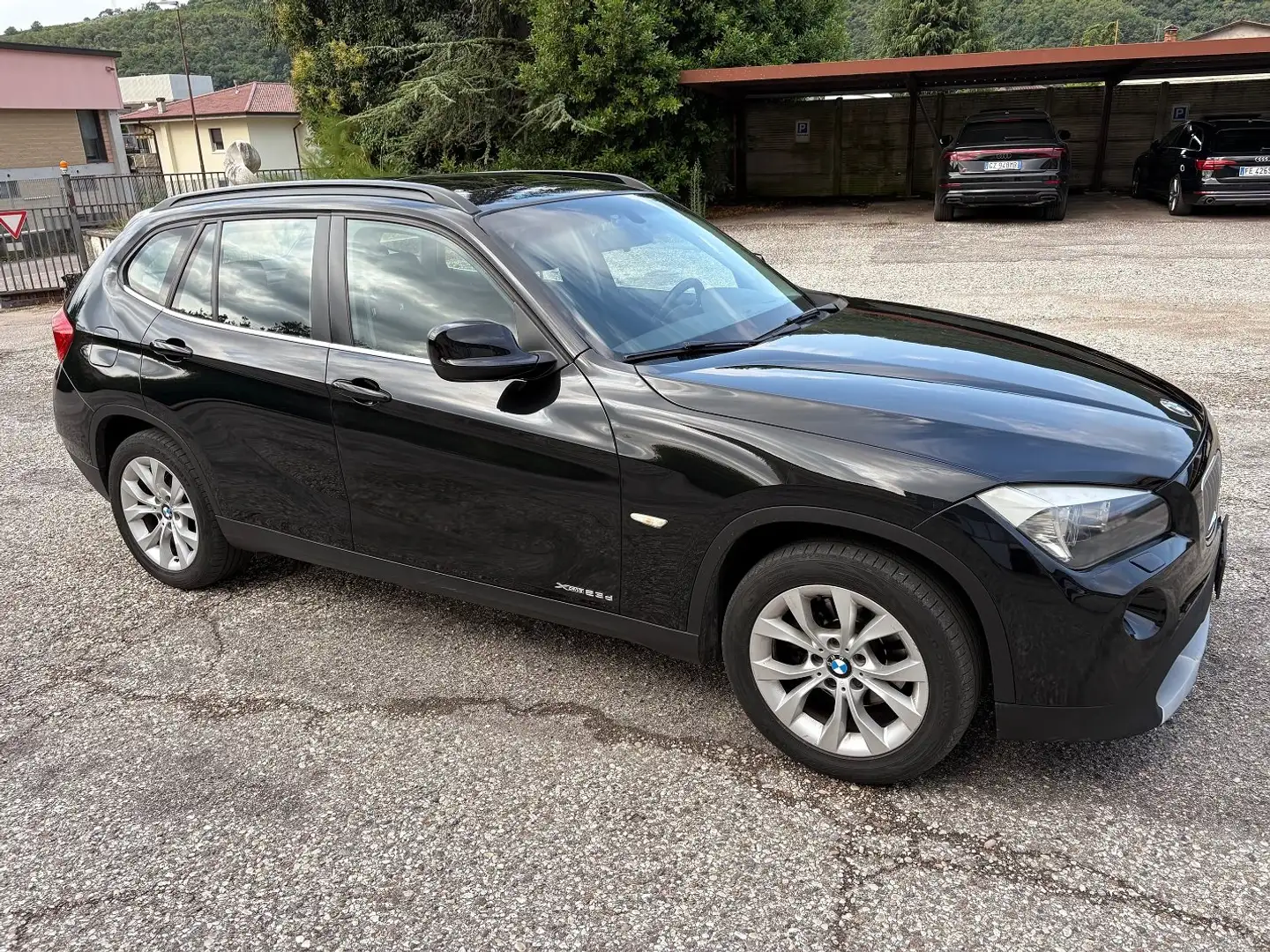 BMW X1 X1 xdrive23dA Attiva Noir - 2