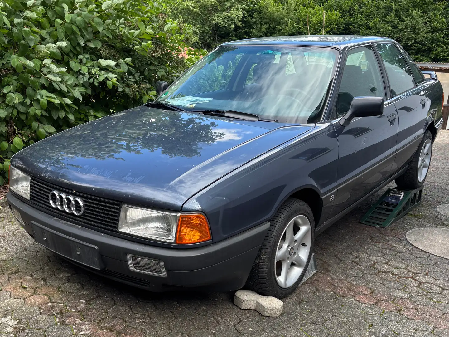 Audi 80 Bleu - 1