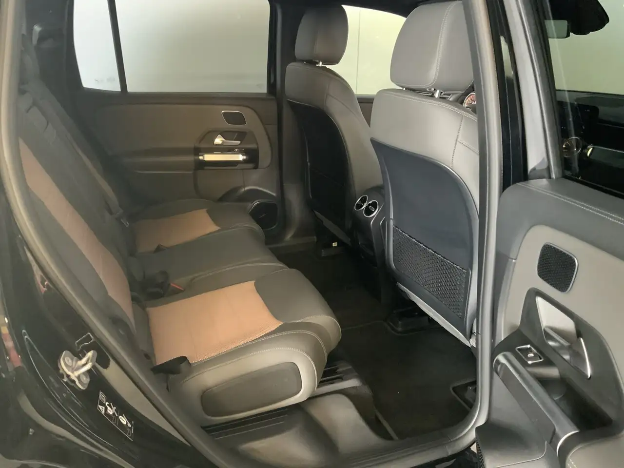 Mercedes-Benz EQB 350 4M Electric Art DISTRO 360Kam AHK Burm, миниатюра 16