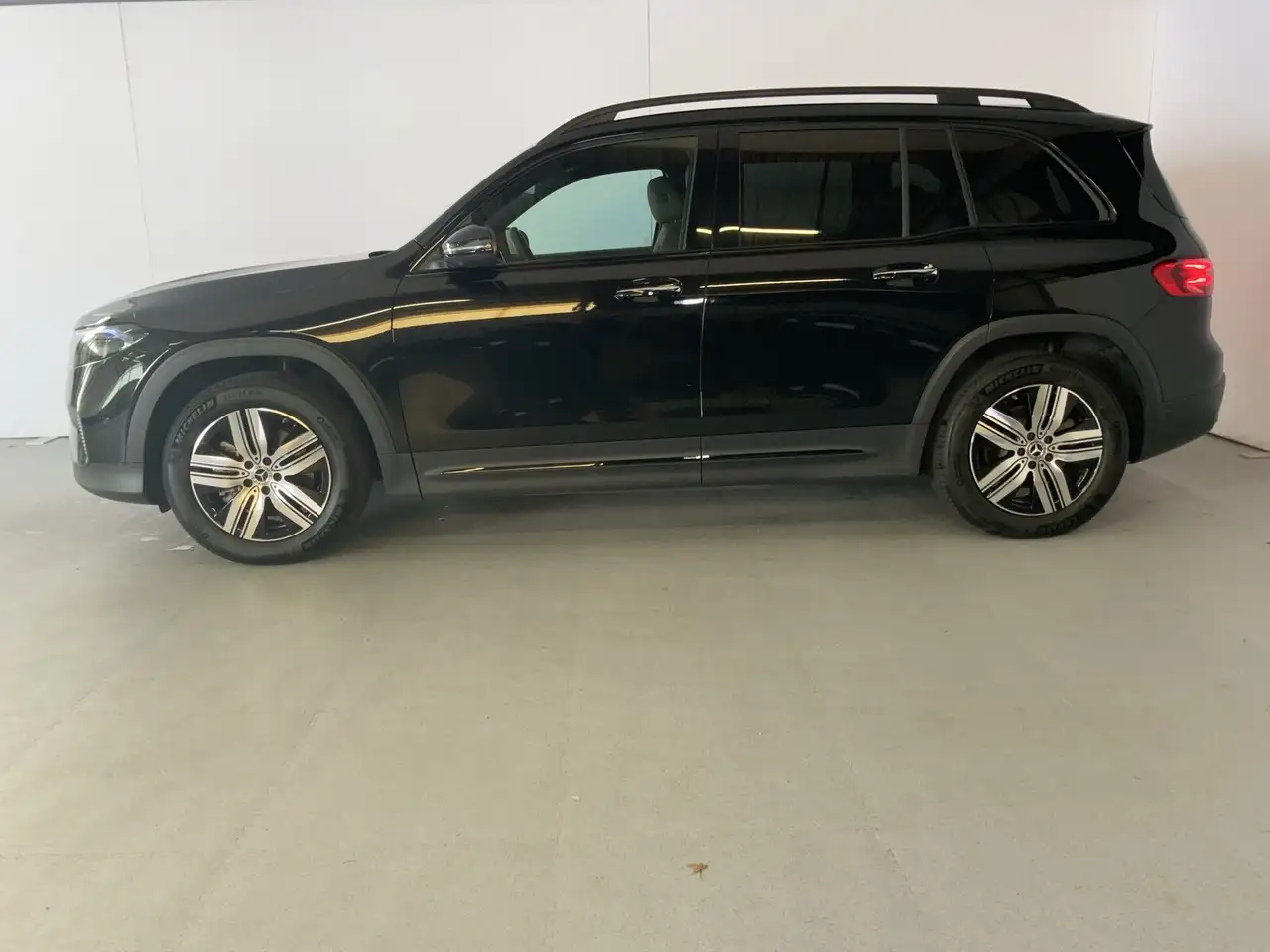 Mercedes-Benz EQB 350 4M Electric Art DISTRO 360Kam AHK Burm, миниатюра 3