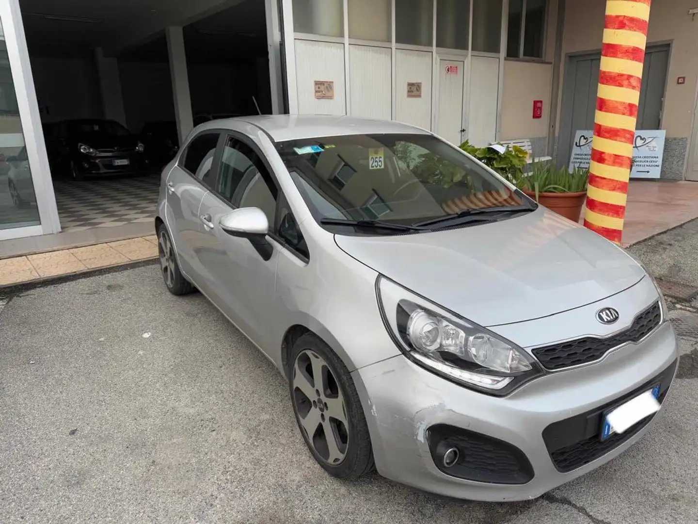 Kia Rio 1.4 CRDi 5p. Cool Gris - 2