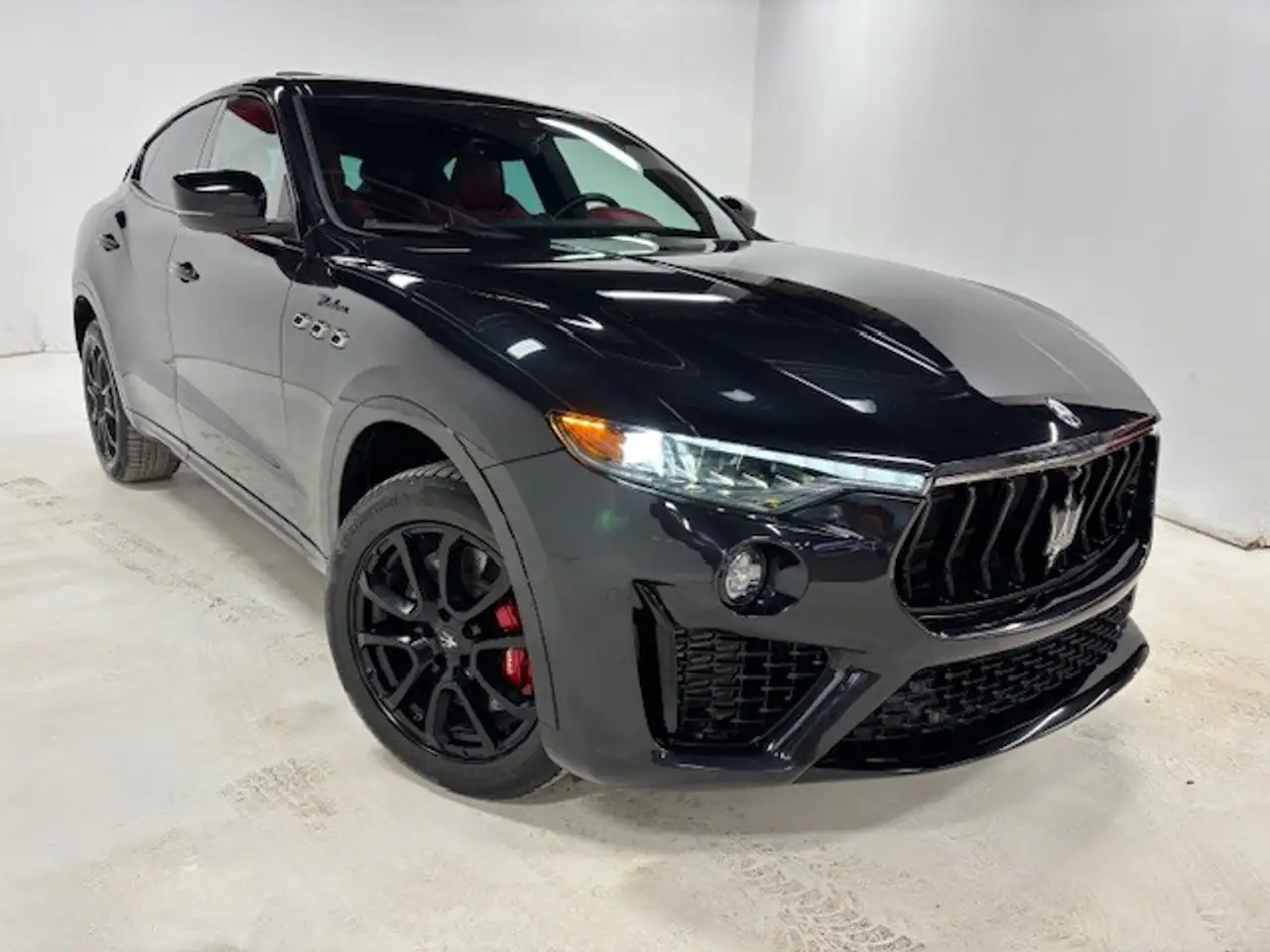 Maserati Levante снимка Maserati Levante
