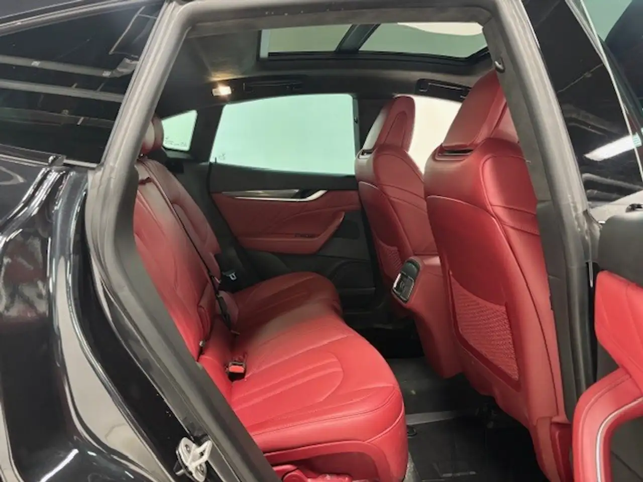 Maserati Levante снимка Maserati Levante