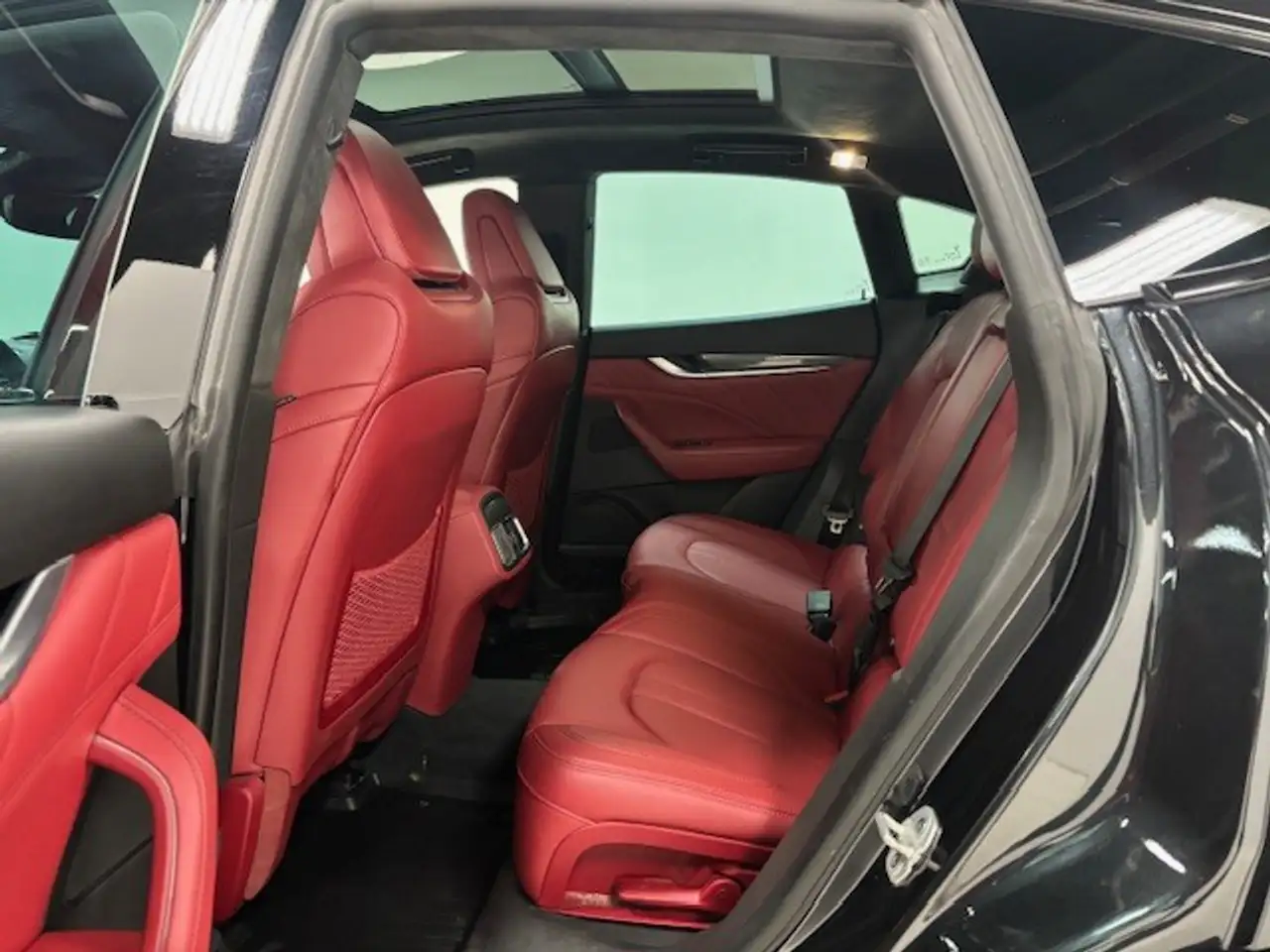 Maserati Levante снимка Maserati Levante