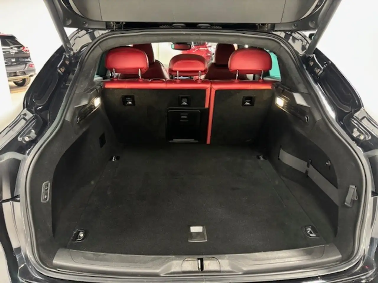 Maserati Levante снимка Maserati Levante