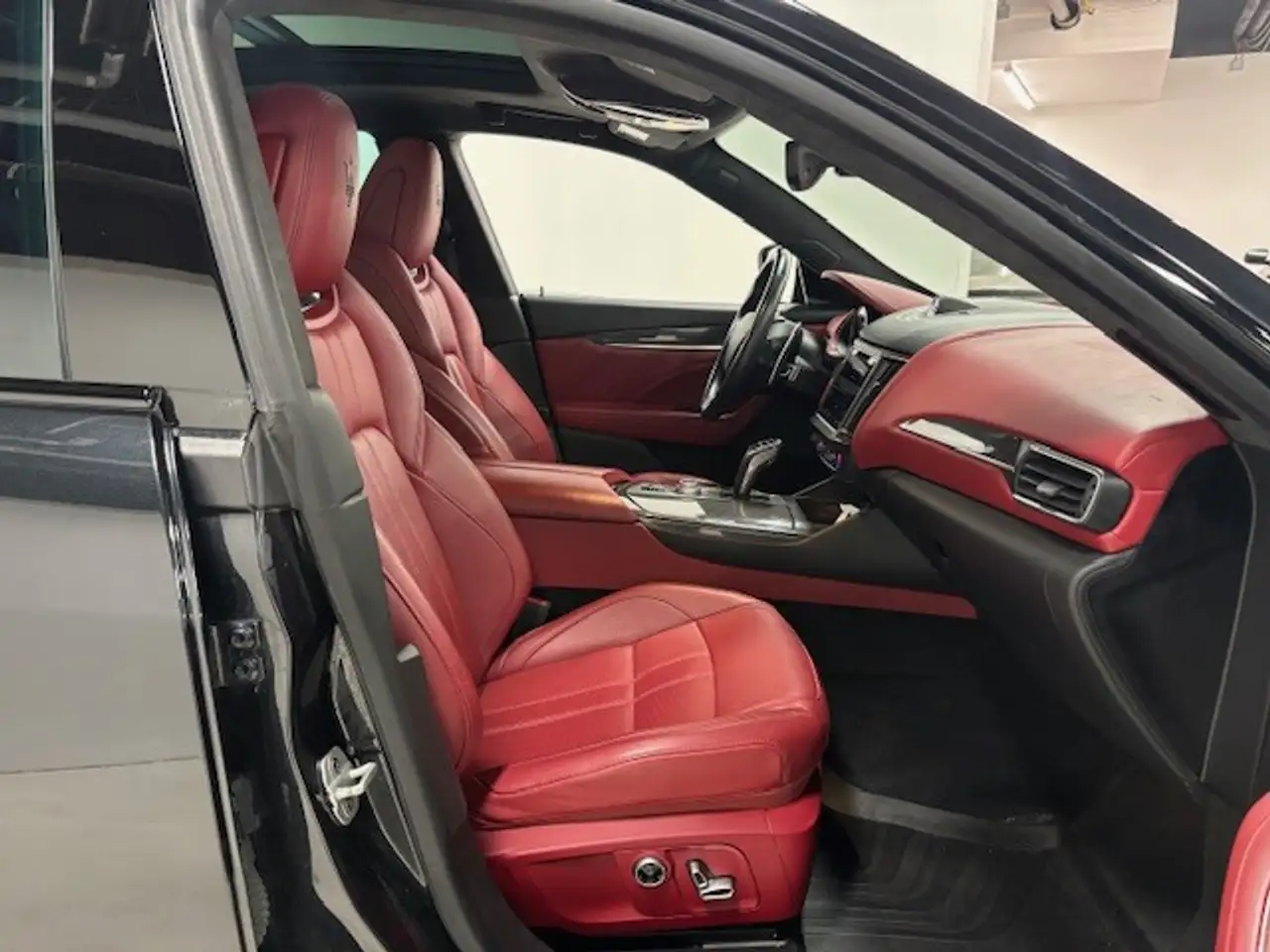 Maserati Levante снимка Maserati Levante