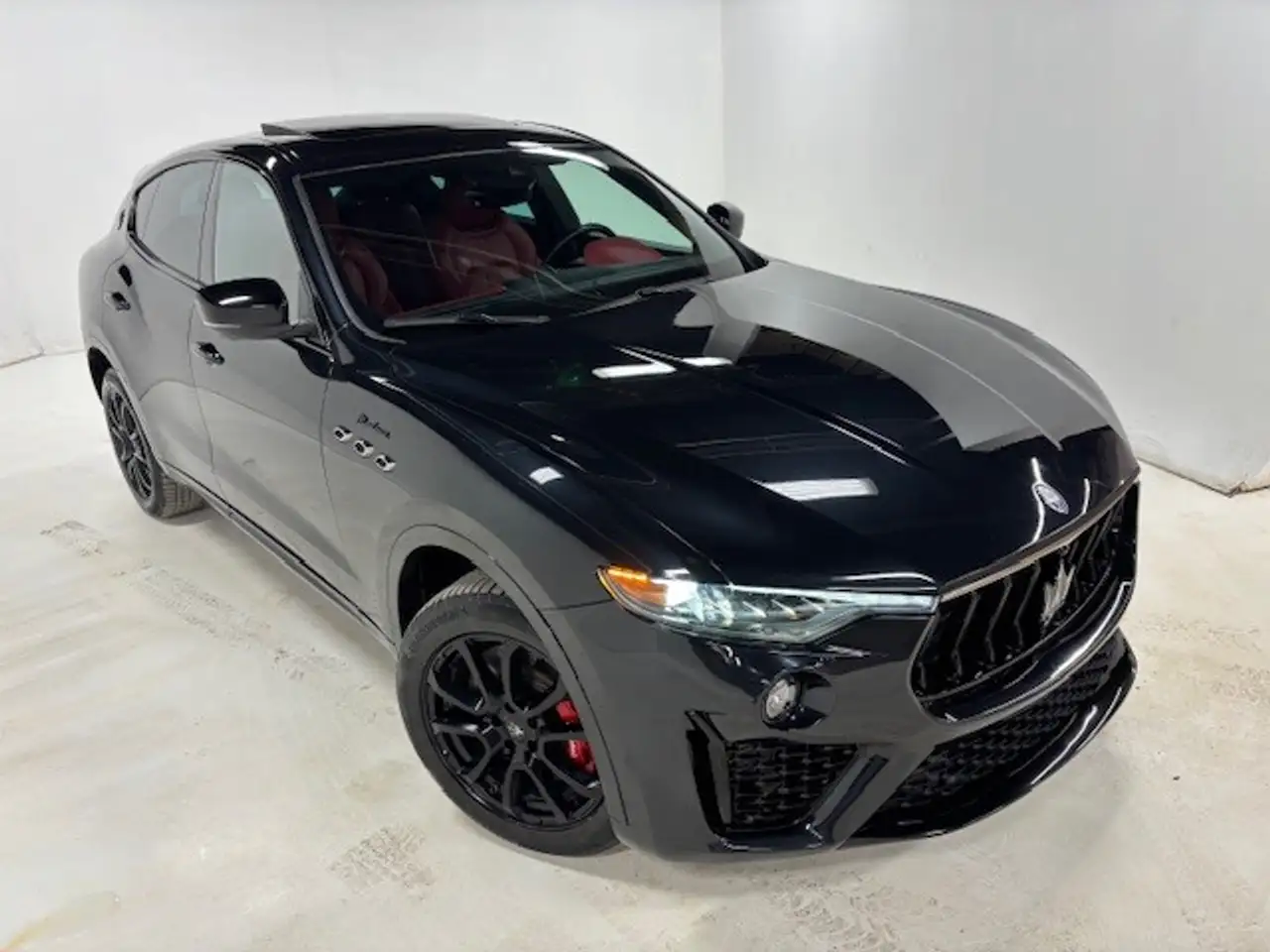 Maserati Levante снимка Maserati Levante