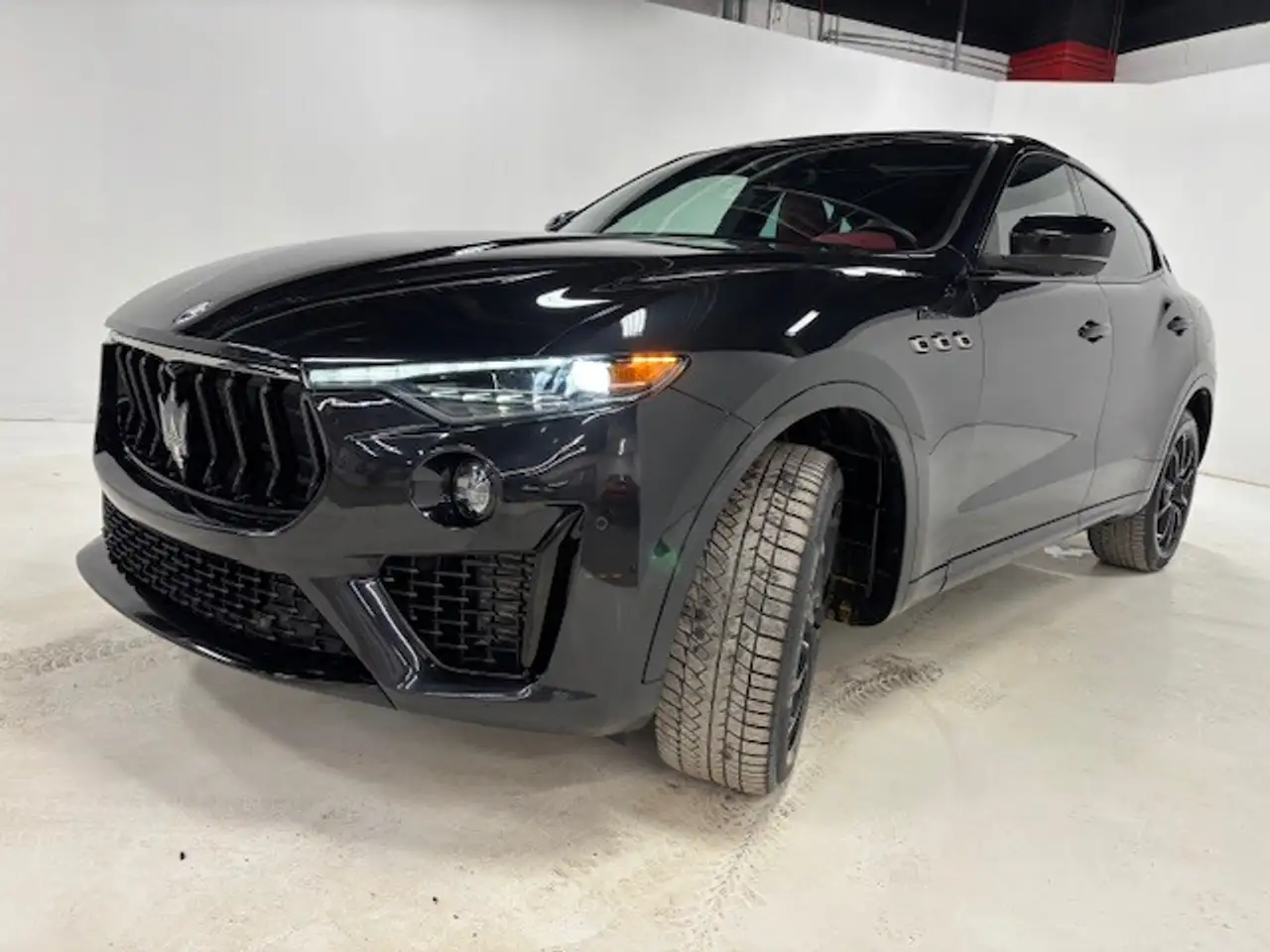 Maserati Levante снимка Maserati Levante