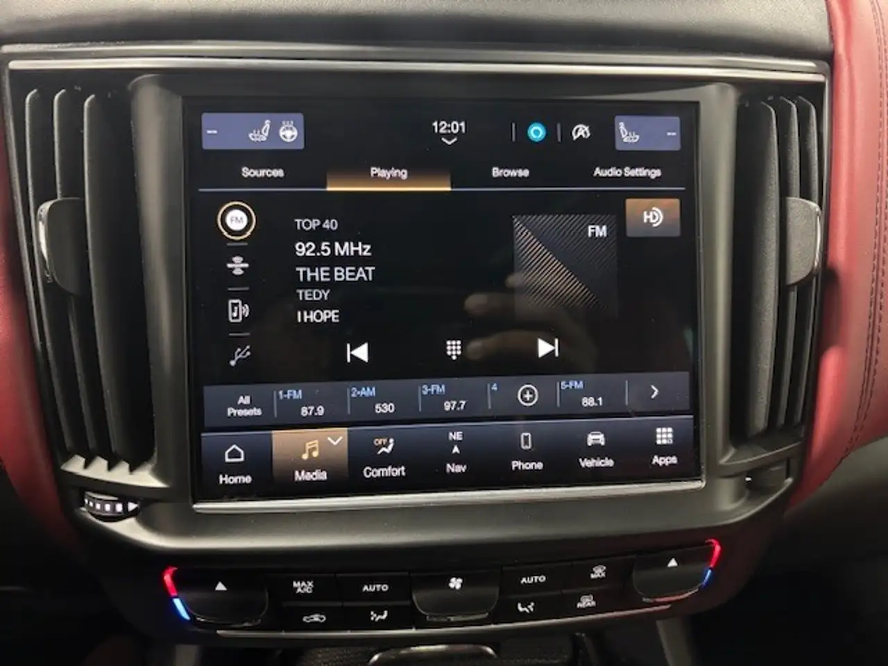 Maserati Levante снимка Maserati Levante