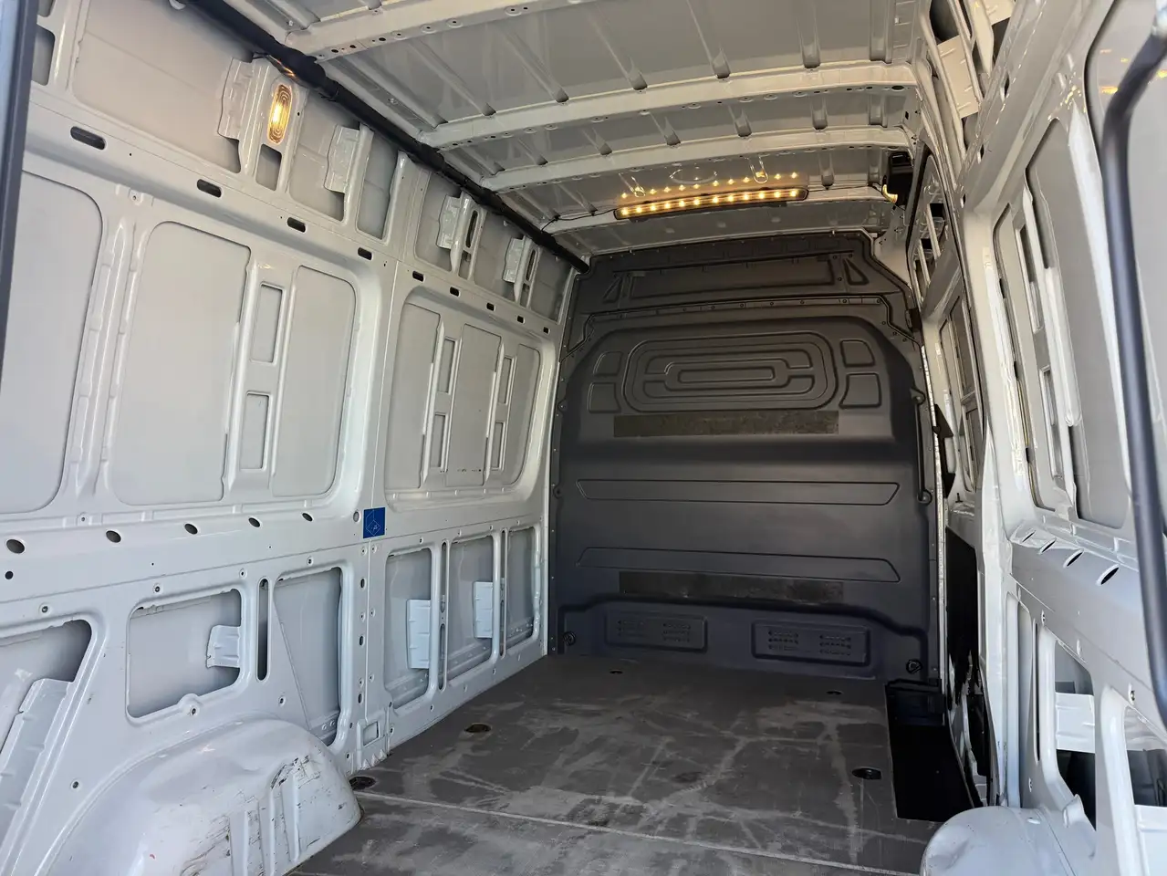 Mercedes-Benz Sprinter снимка Mercedes-Benz Sprinter