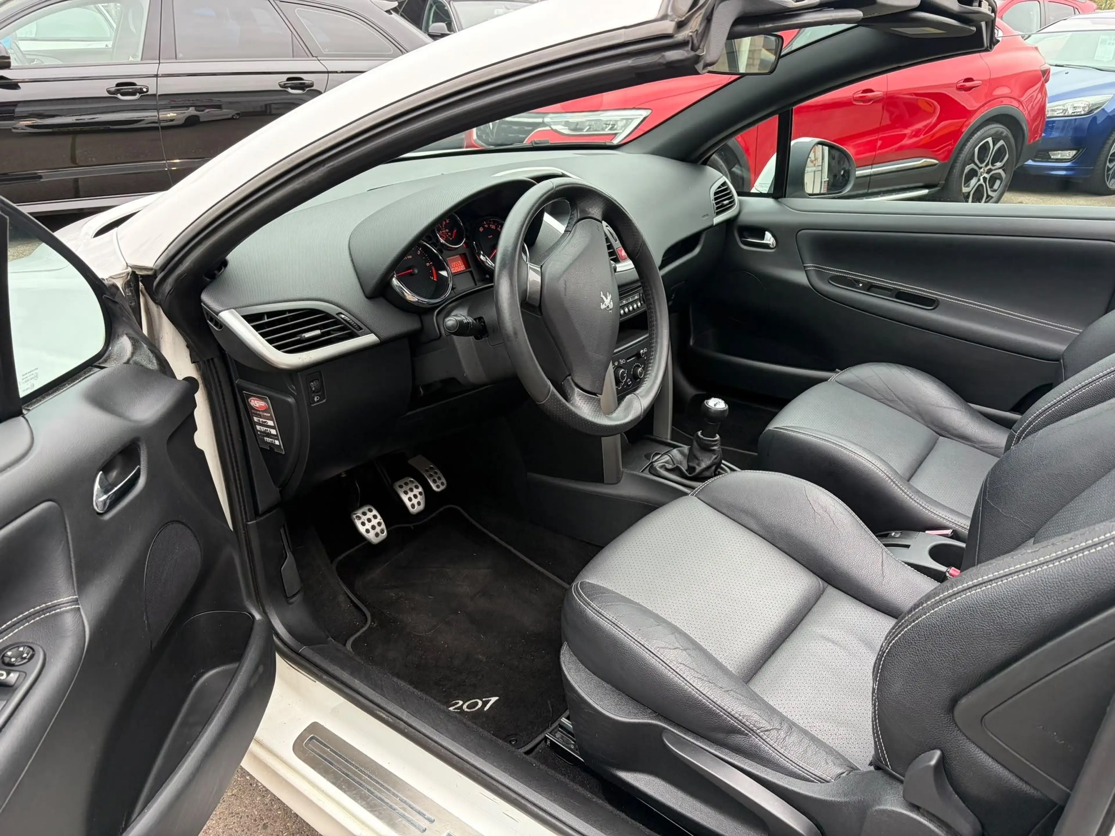 Peugeot 207 CC 1.6 VTi Airco, leder, pdc achter — photo 10