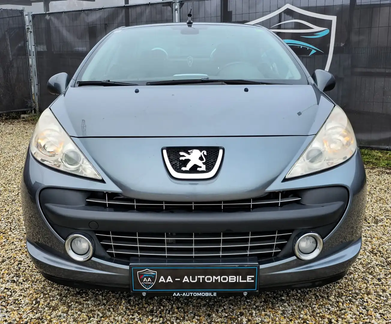 Peugeot 207 CC 1,6 16V Grau - 2
