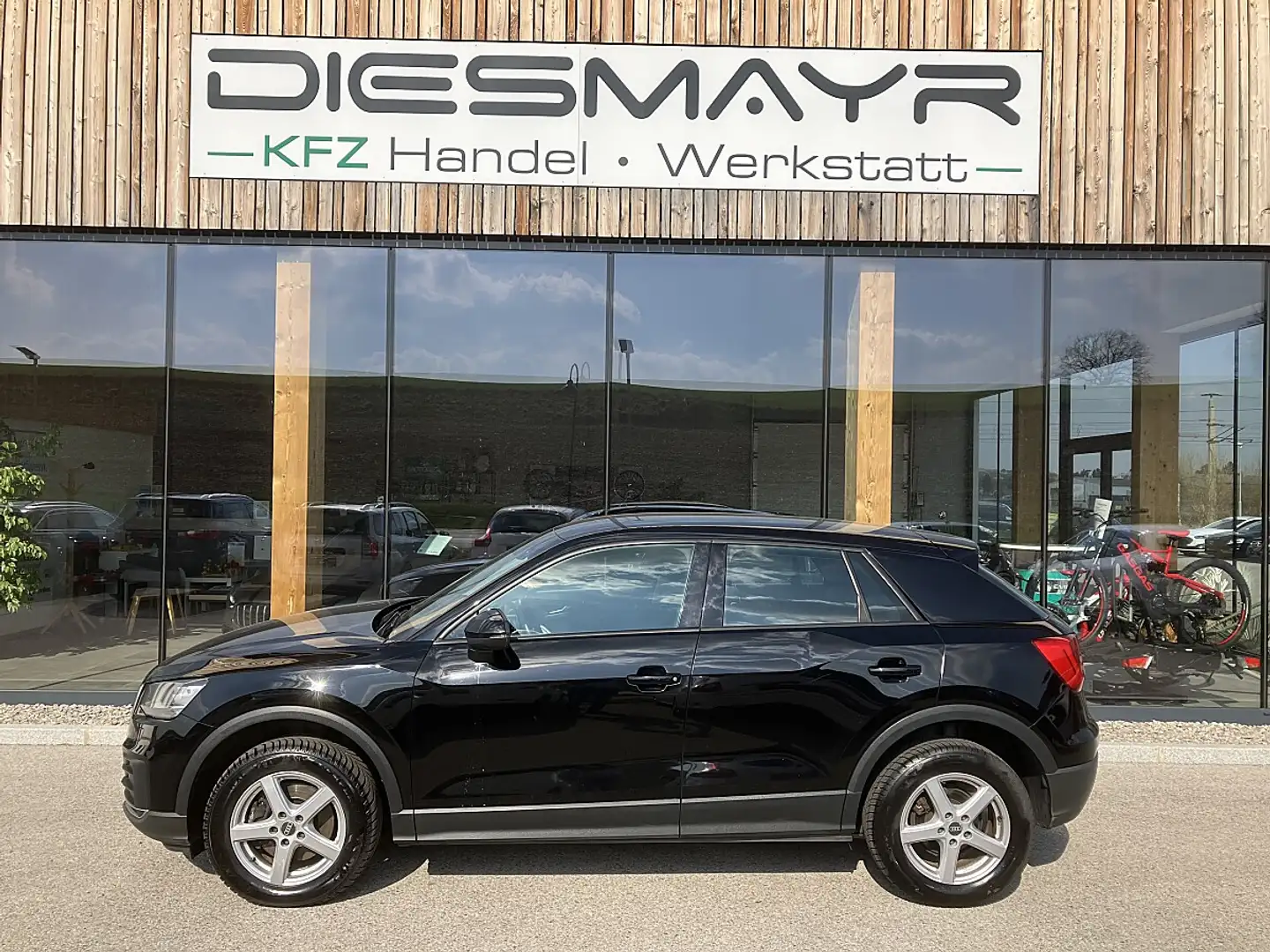 Audi Q2 1,6 TDI Schwarz - 2