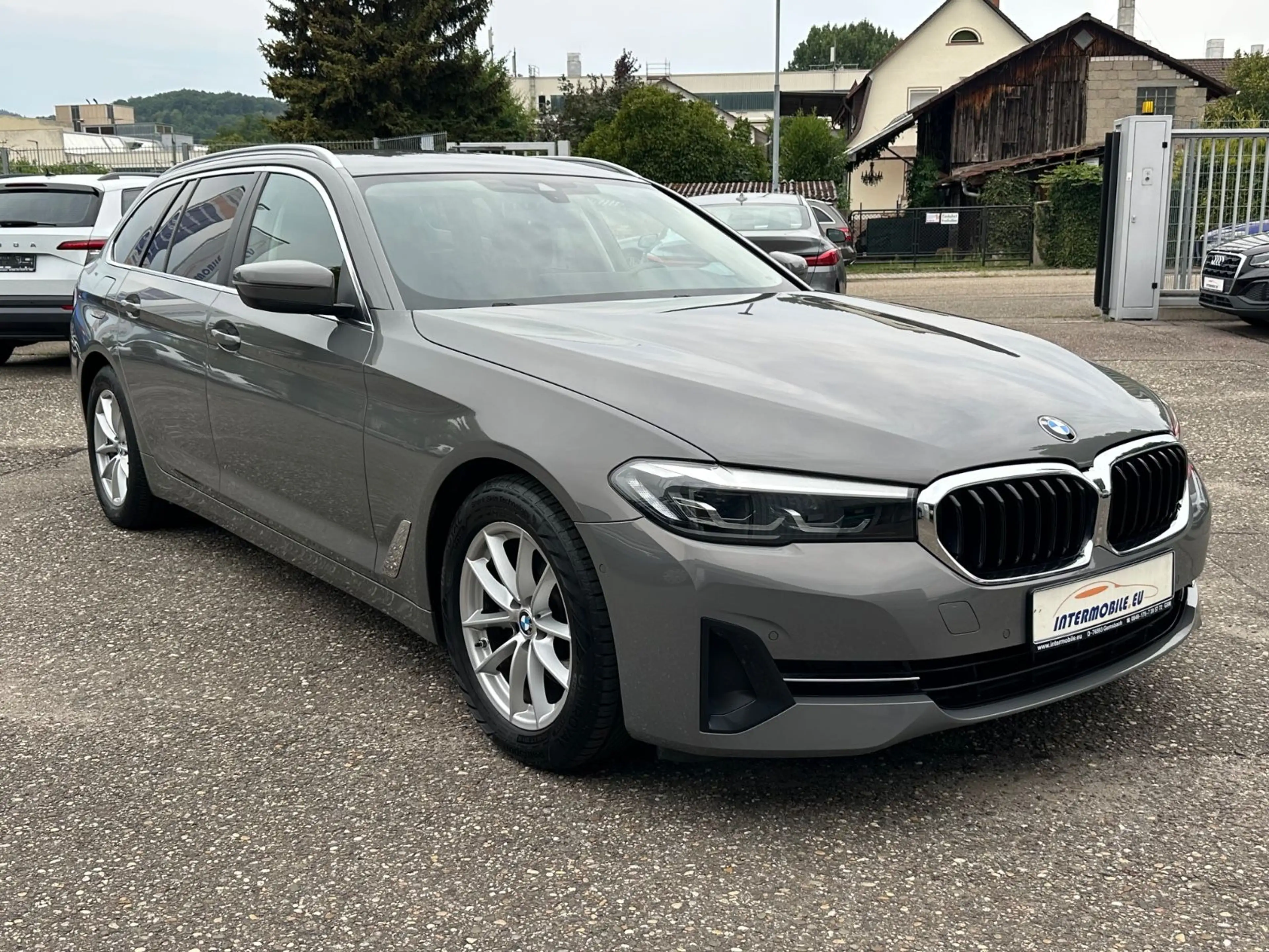 BMW 518 dA 2.0D VIRTUAL LED LEDER NAVI CAM ALU AHK ** — photo 3
