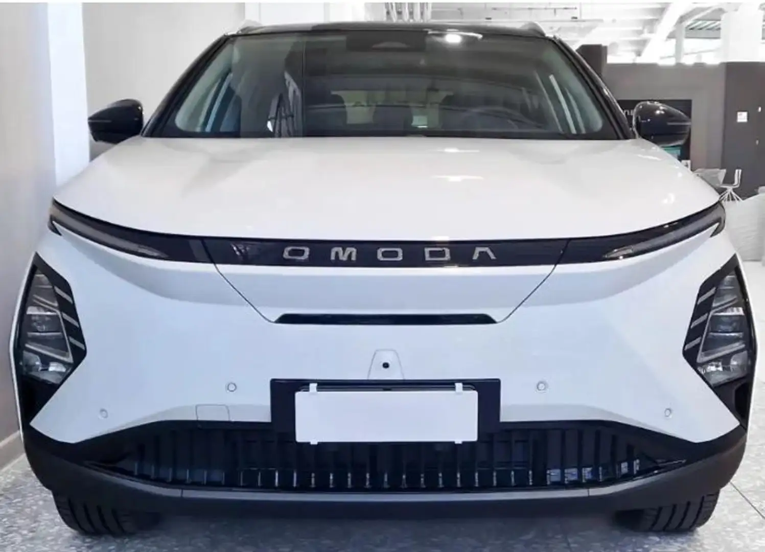 Omoda 5 OMODA 5 ELETTRCA COMFORT 204 CV  61Kwh Bianco - 1