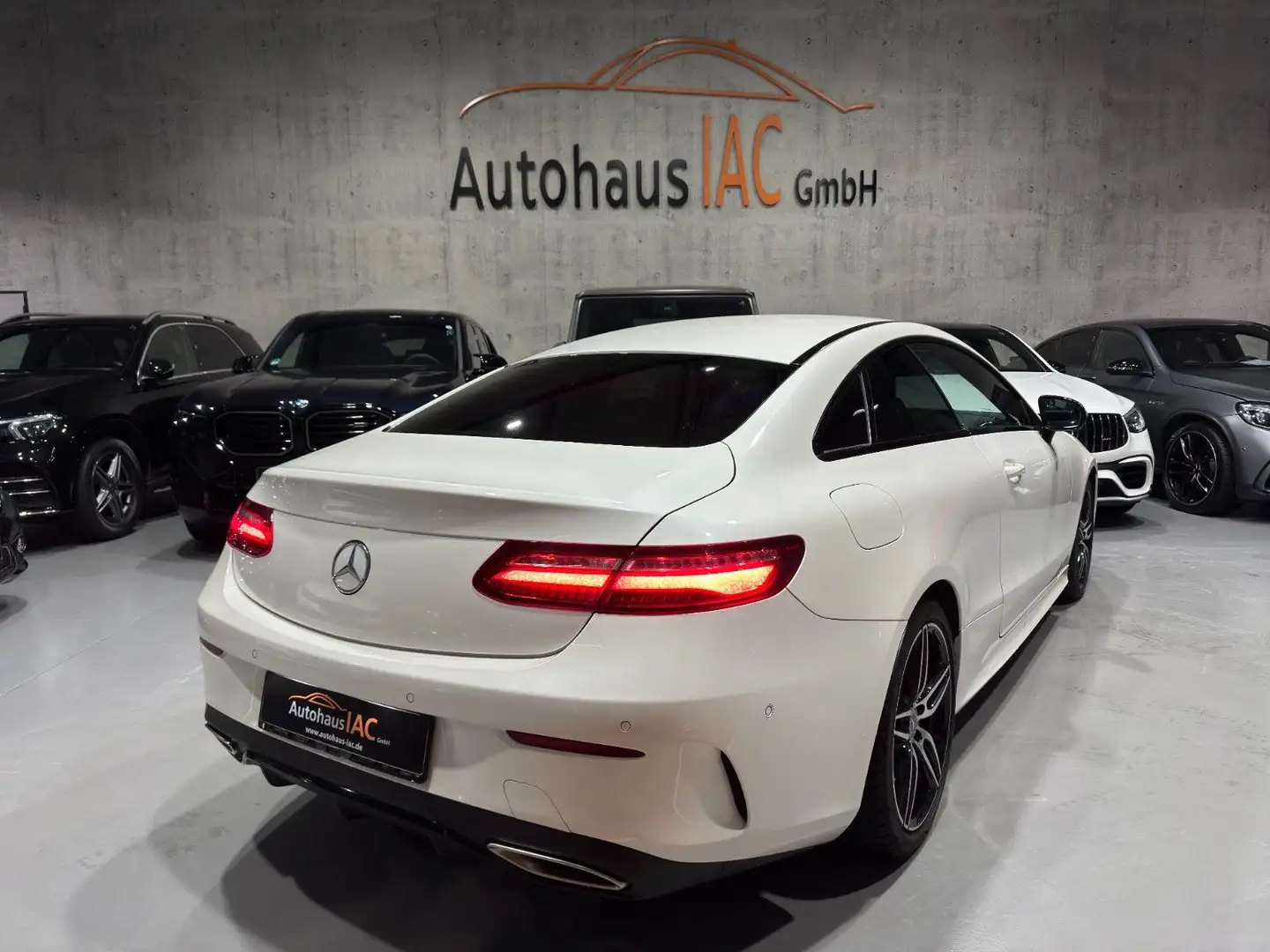 Mercedes-Benz E 350 /Coupe/AMG/MULTIBEAM/RFK/TEMPOM/AMBIENTE Weiß - 2