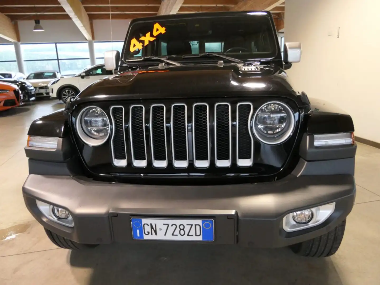 Jeep Wrangler Unlimited 2.2 Mjt II Sahara Чорний - 1