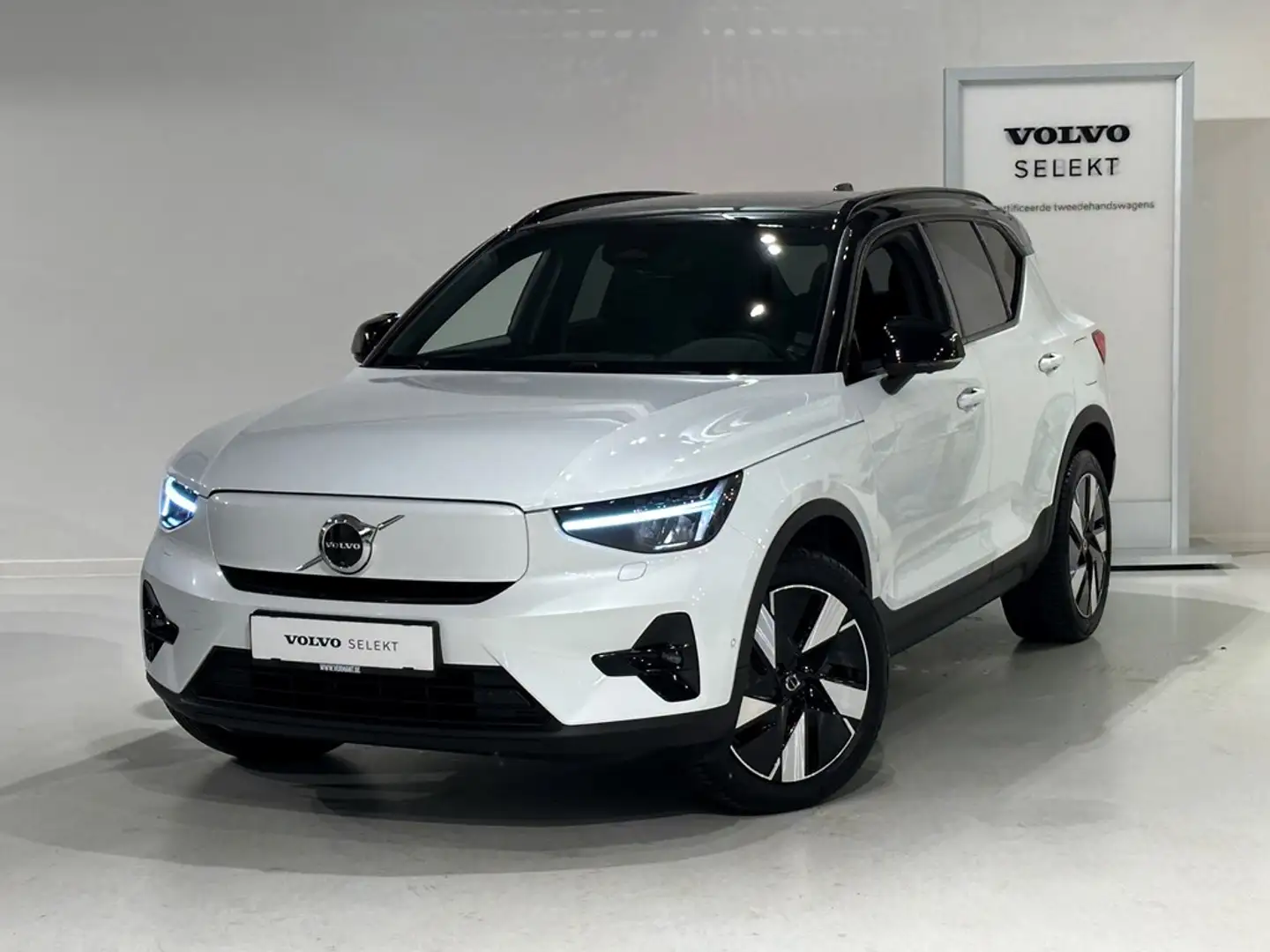 Volvo EX40 Recharge Ultra Extended Range + trekhaak Blanc - 1