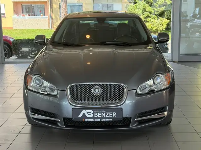 Jaguar XF view 2