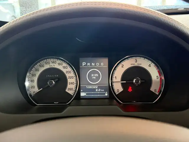 Jaguar XF view 14