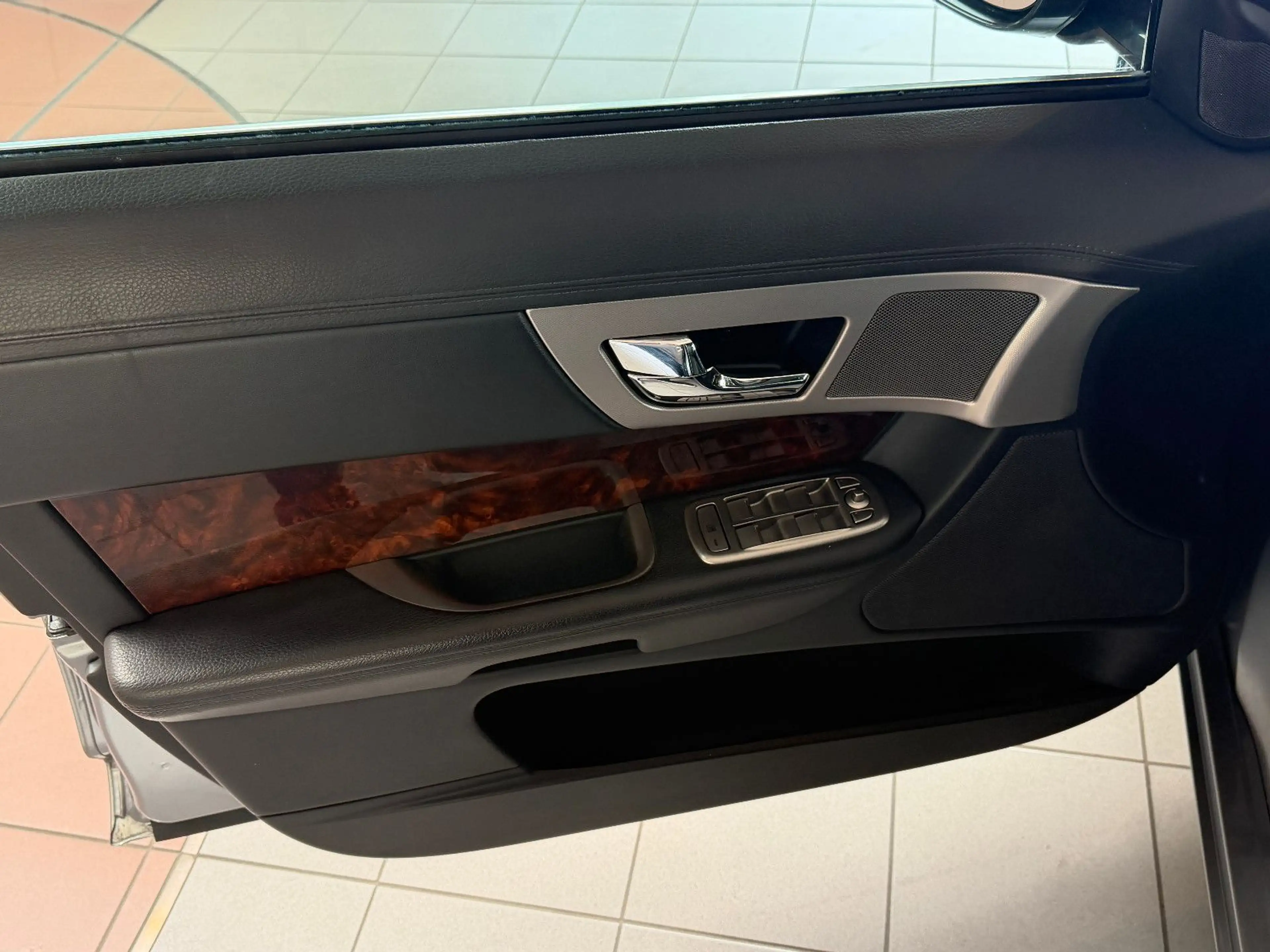 Jaguar XF 3.0 V6 Diesel Edition /S-DACH/KAMERA — photo 11