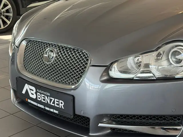 Jaguar XF view 5