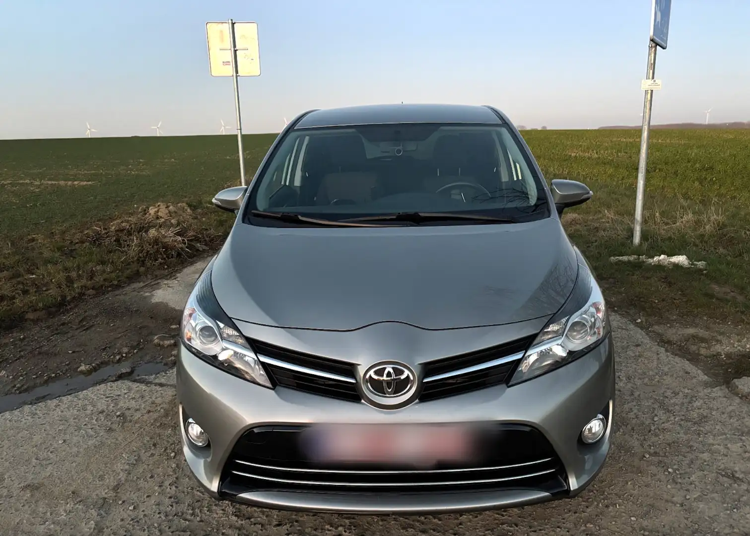 Toyota Verso Verso+124+D-4D+5pl+FAPDynamic Zilver - 1