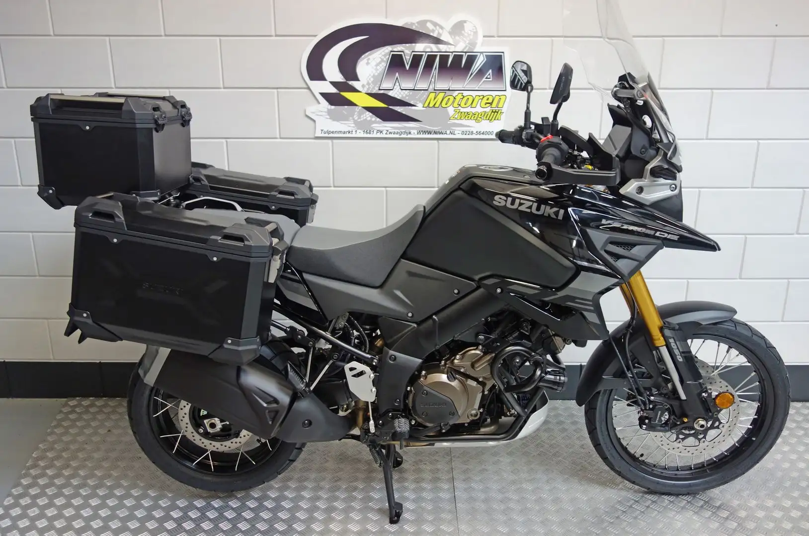 Suzuki V-Strom 1050DE Fekete - 1