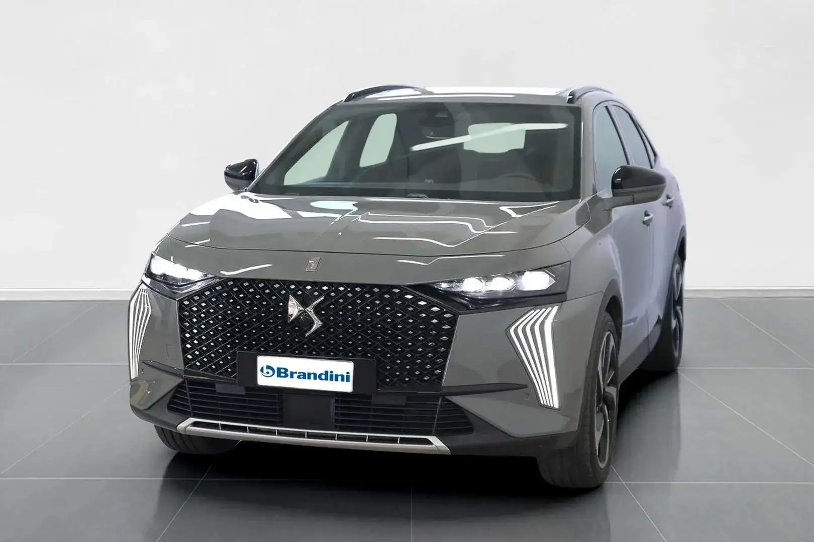 DS Automobiles DS 7 Crossback 1.6 E-TENSE Opera Šedá - 1