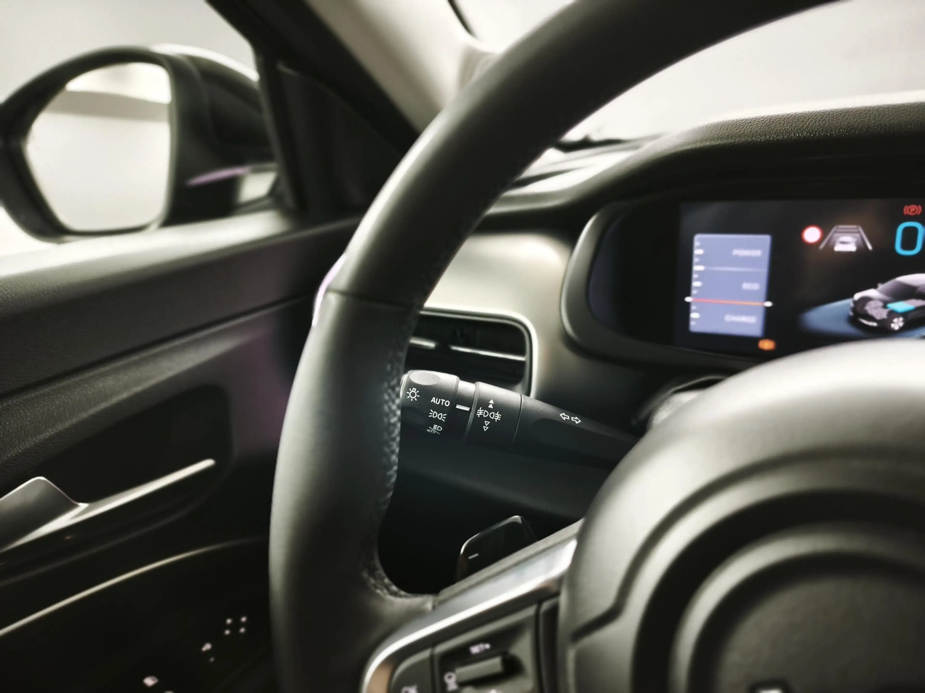Jeep Avenger 1.2 e-Hybrid Summit | Panoramadak | Camera | Apple — photo 22