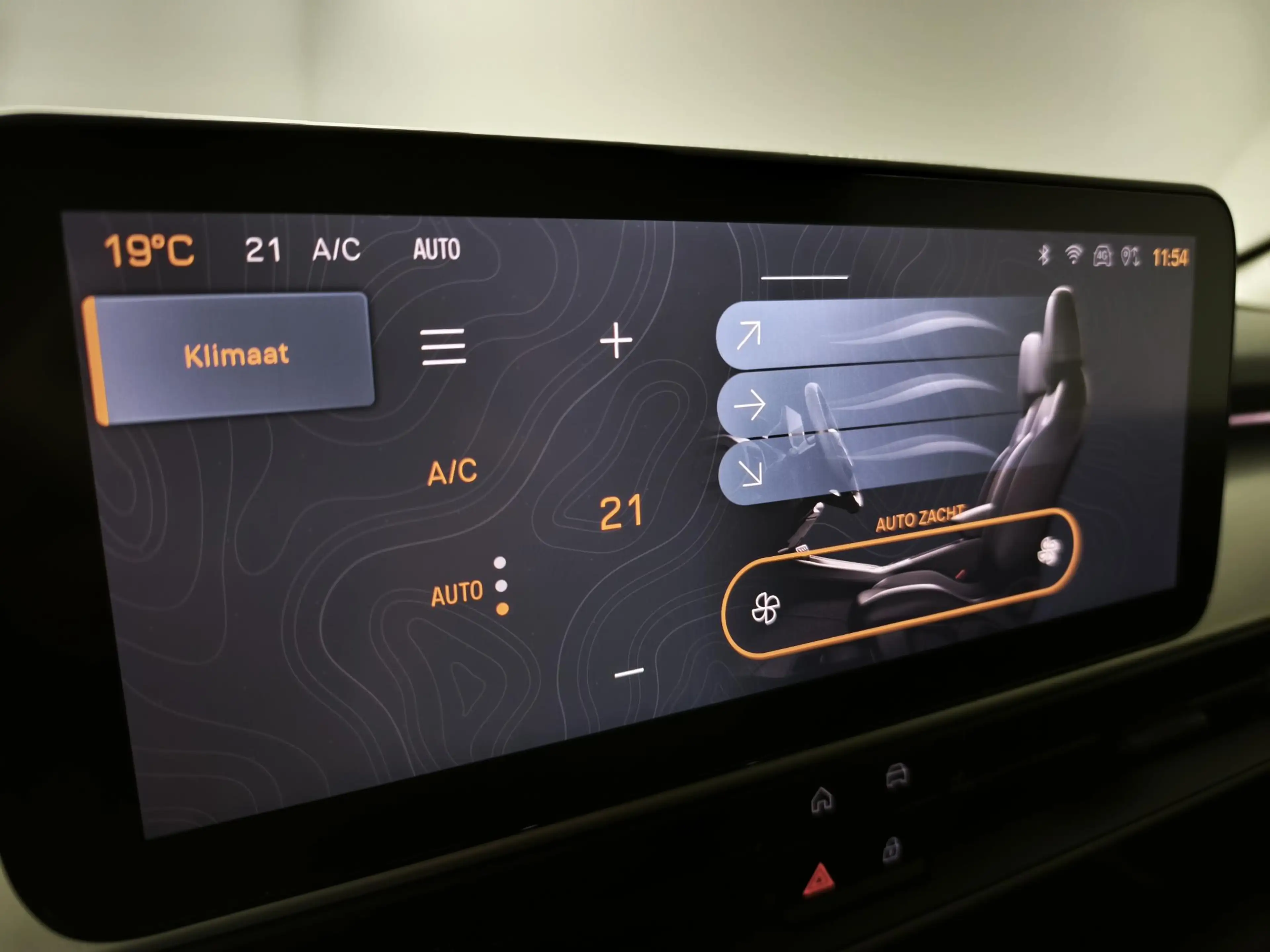Jeep Avenger 1.2 e-Hybrid Summit | Panoramadak | Camera | Apple — photo 31