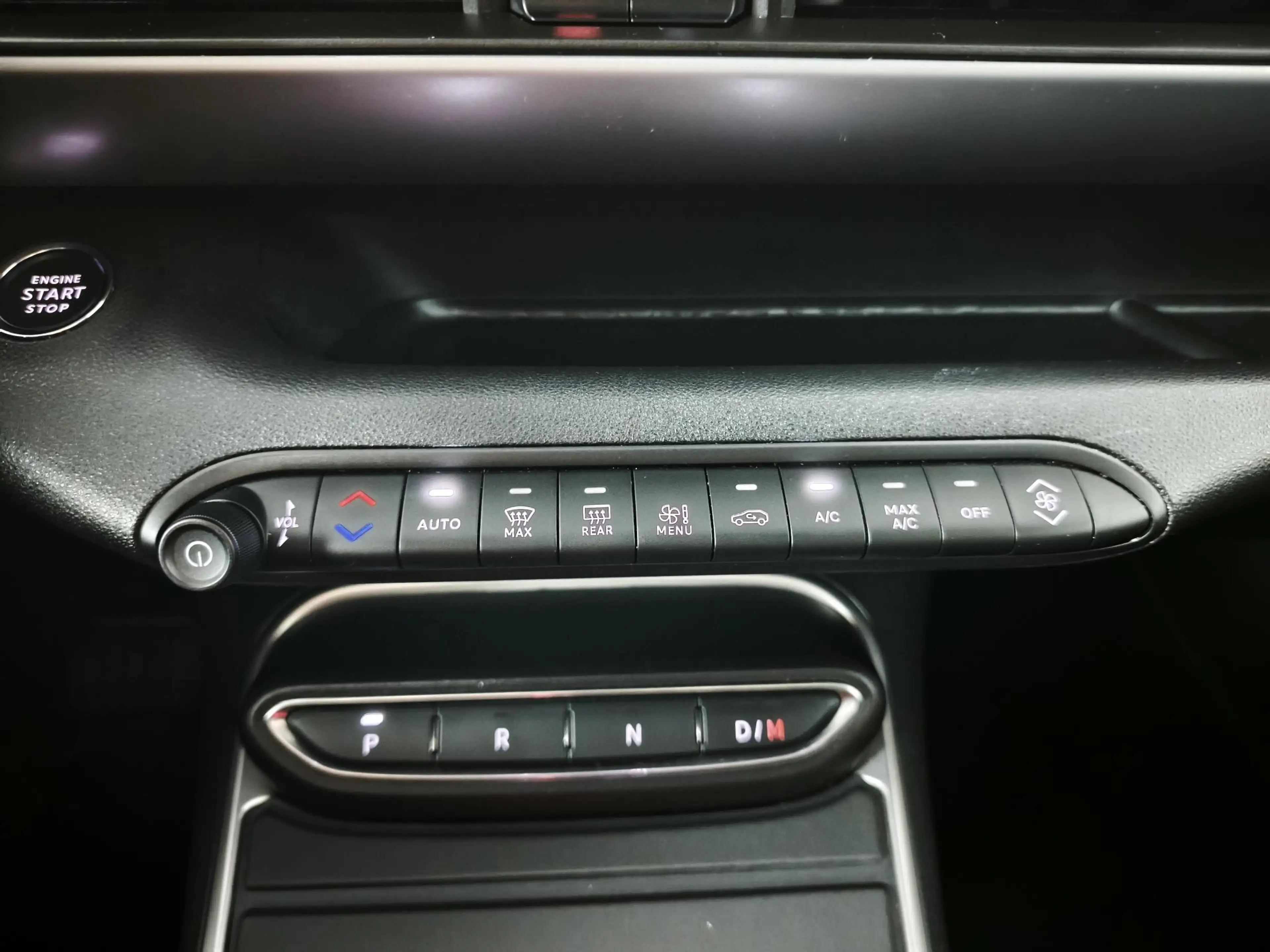 Jeep Avenger 1.2 e-Hybrid Summit | Panoramadak | Camera | Apple — photo 13