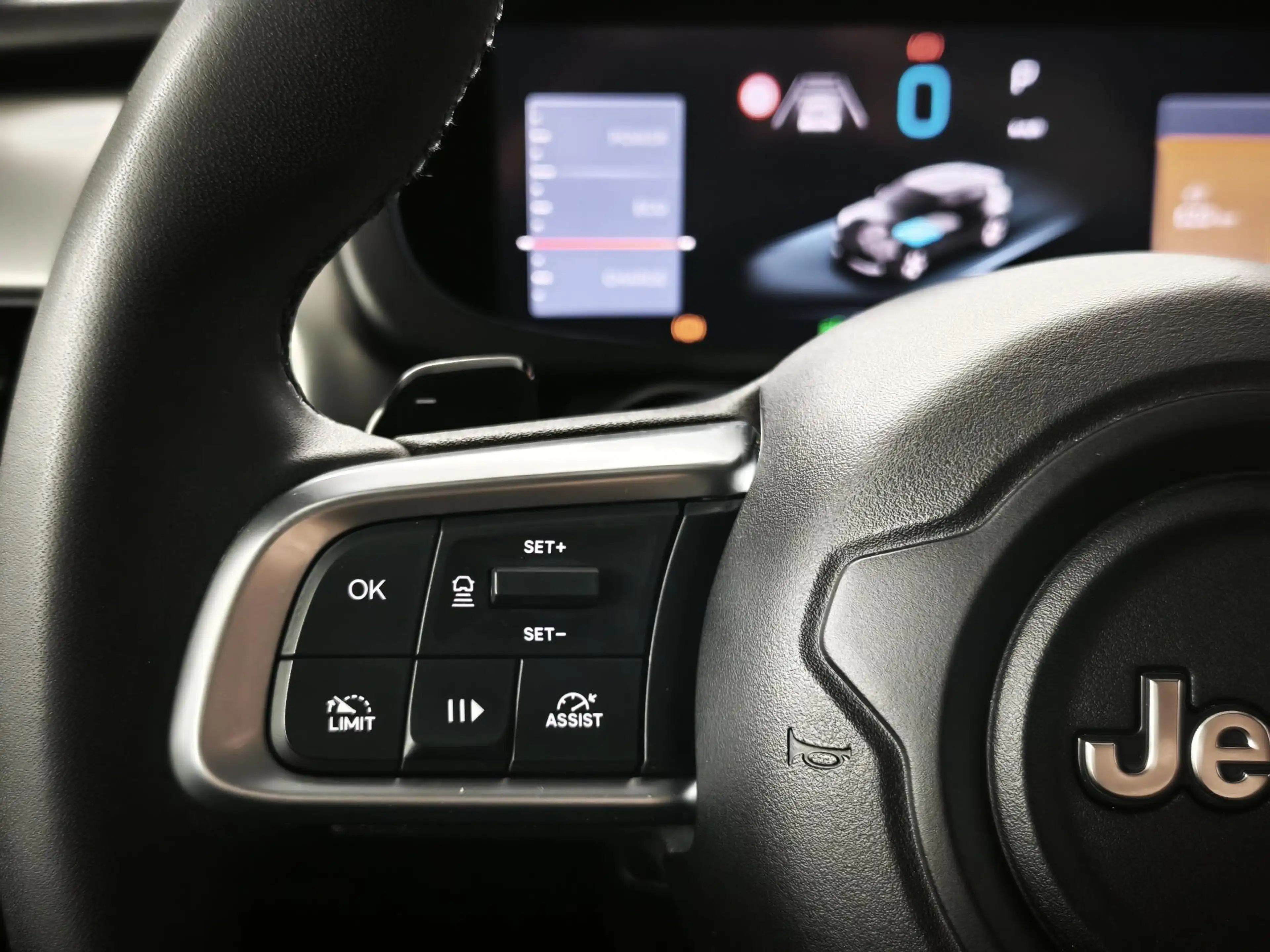 Jeep Avenger 1.2 e-Hybrid Summit | Panoramadak | Camera | Apple — photo 23