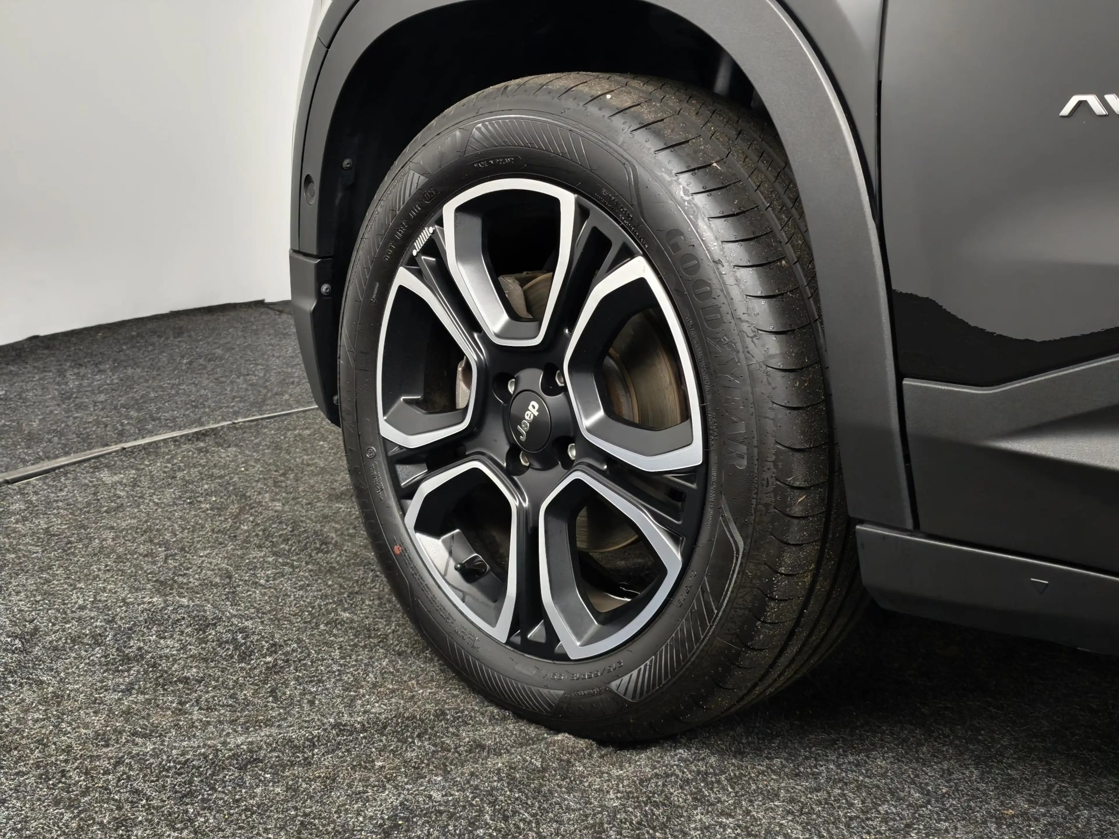 Jeep Avenger 1.2 e-Hybrid Summit | Panoramadak | Camera | Apple — photo 29