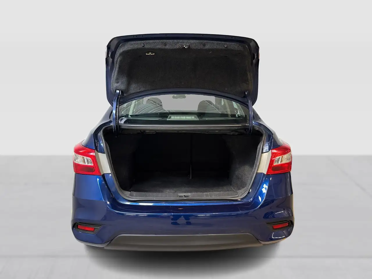 Nissan Sentra снимка Nissan Sentra