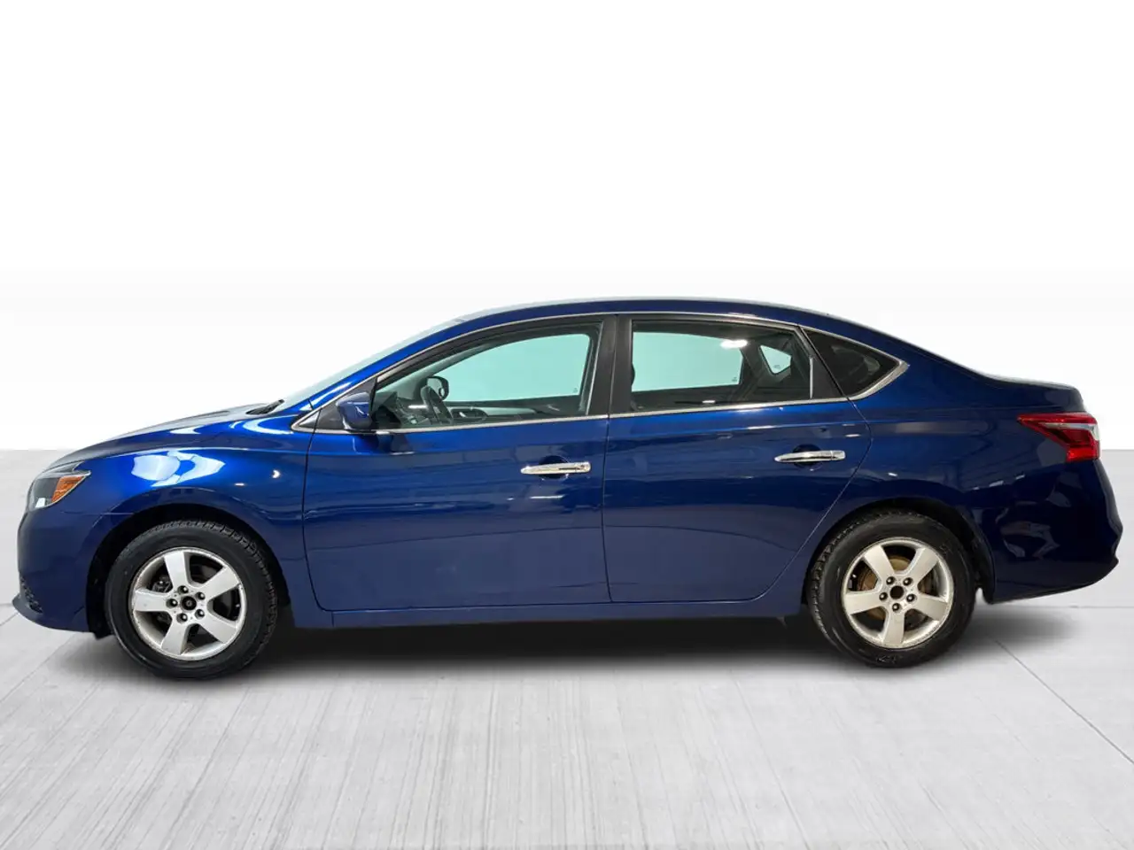 Nissan Sentra снимка Nissan Sentra