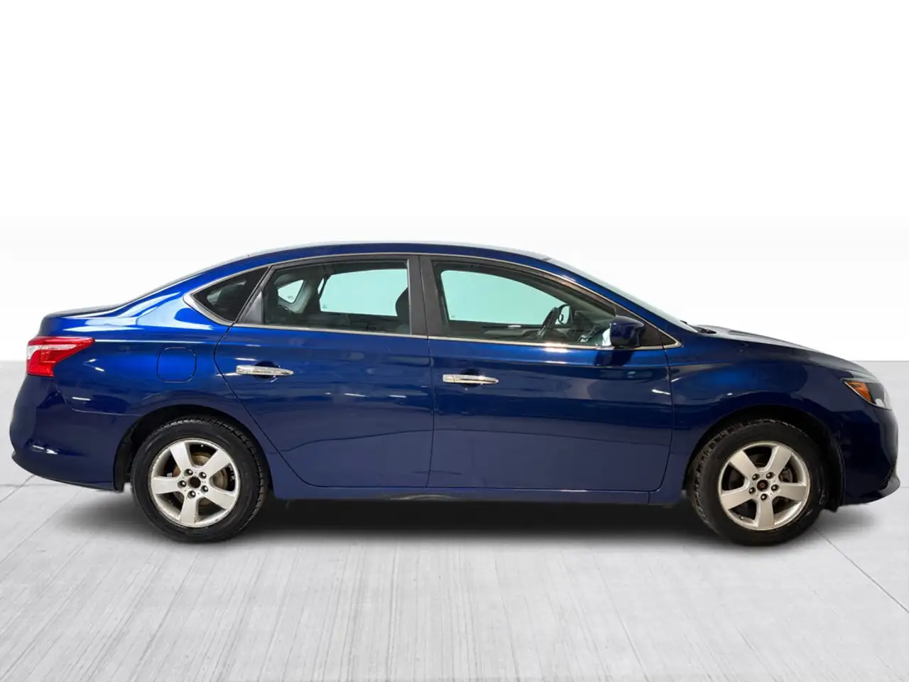 Nissan Sentra снимка Nissan Sentra