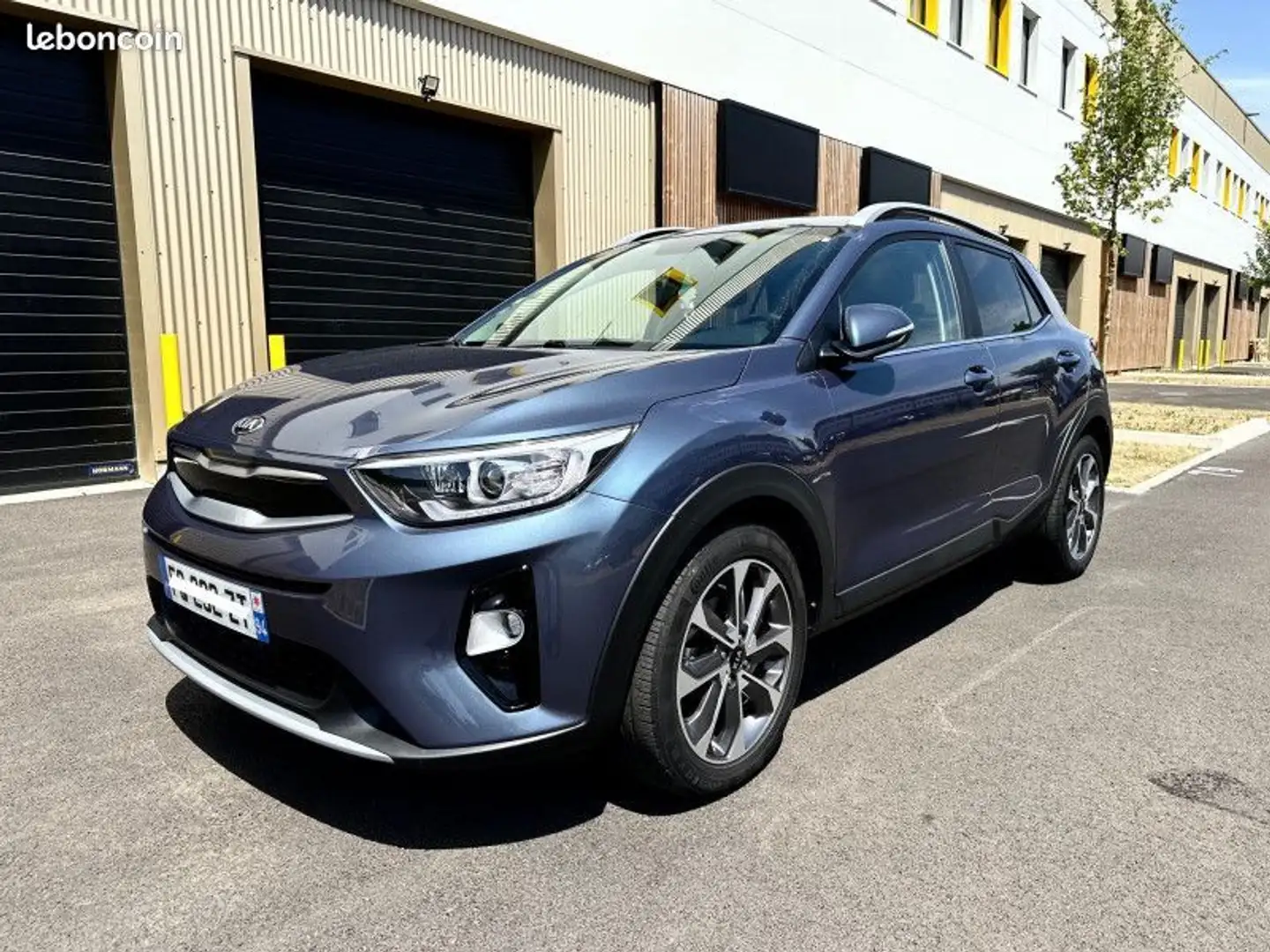 Kia Stonic 1.0 T-GDI 100CH ISG DESIGN + CARPLAY Gris - 1