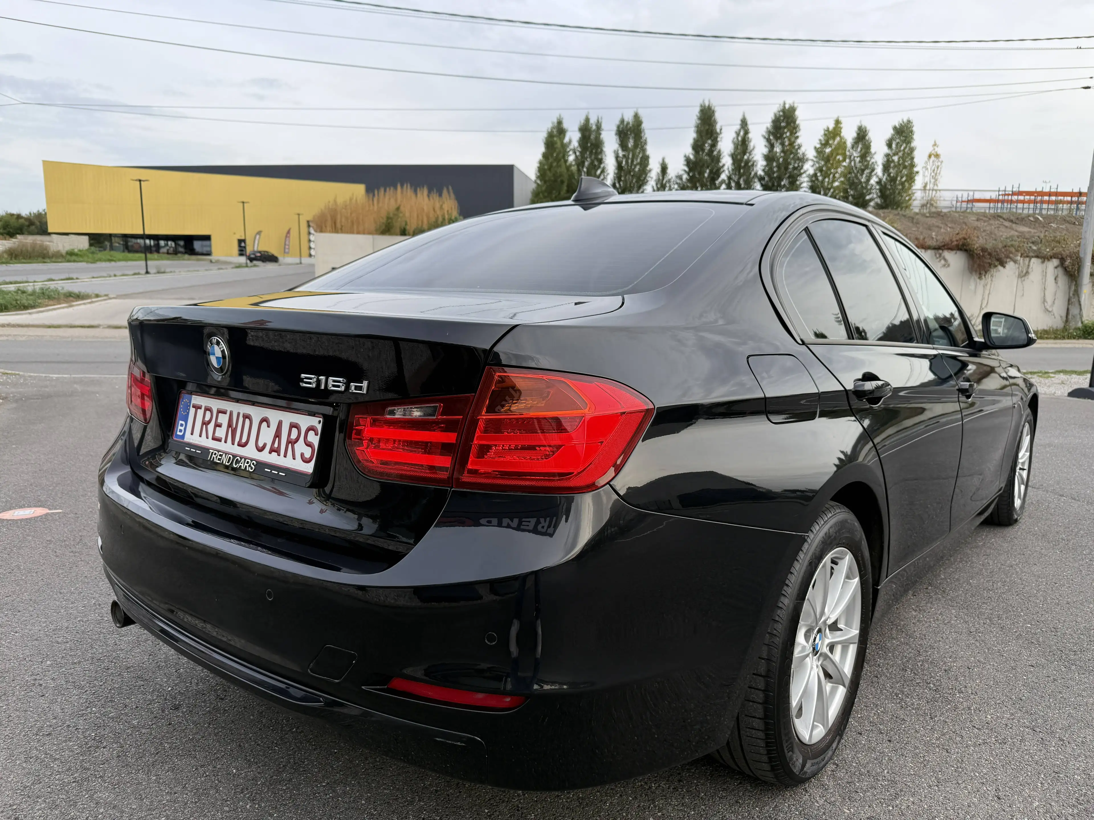 BMW 316 316D AUT.PACK SPORT SIEGE CUIR CHAUFFANT CUIR GA 1AN — photo 6