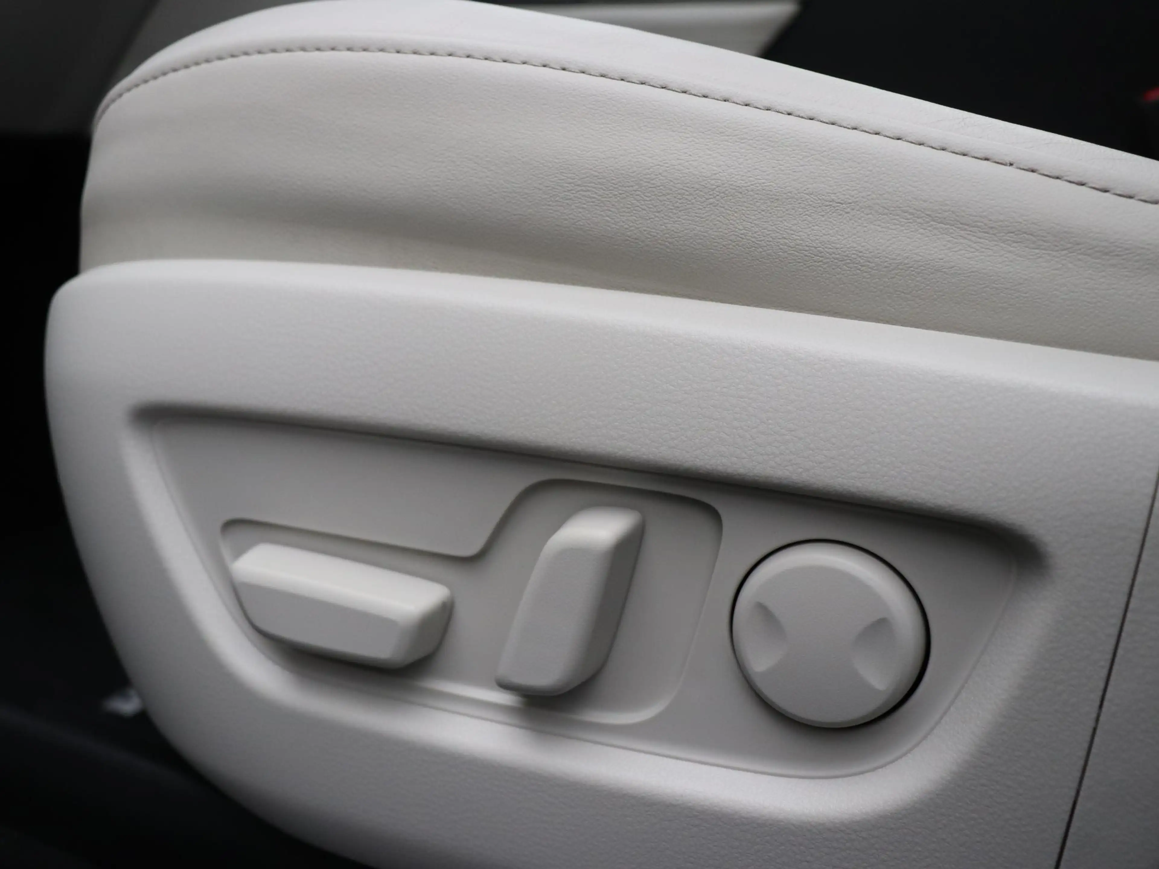 Mazda CX-60 2.5 e-SkyActiv PHEV Takumi AUT | LEER | PANORAMA S — photo 10