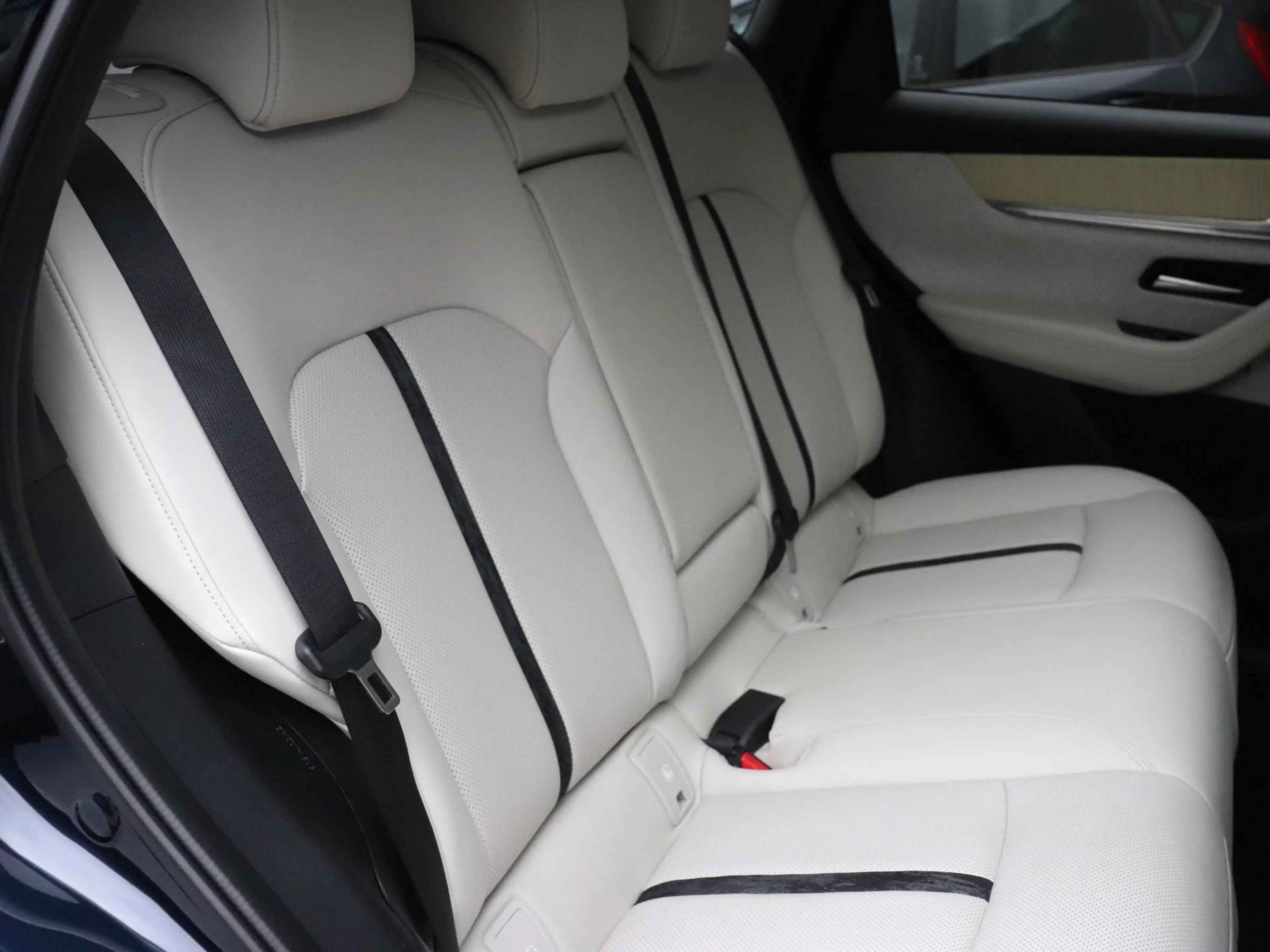 Mazda CX-60 2.5 e-SkyActiv PHEV Takumi AUT | LEER | PANORAMA S — photo 22