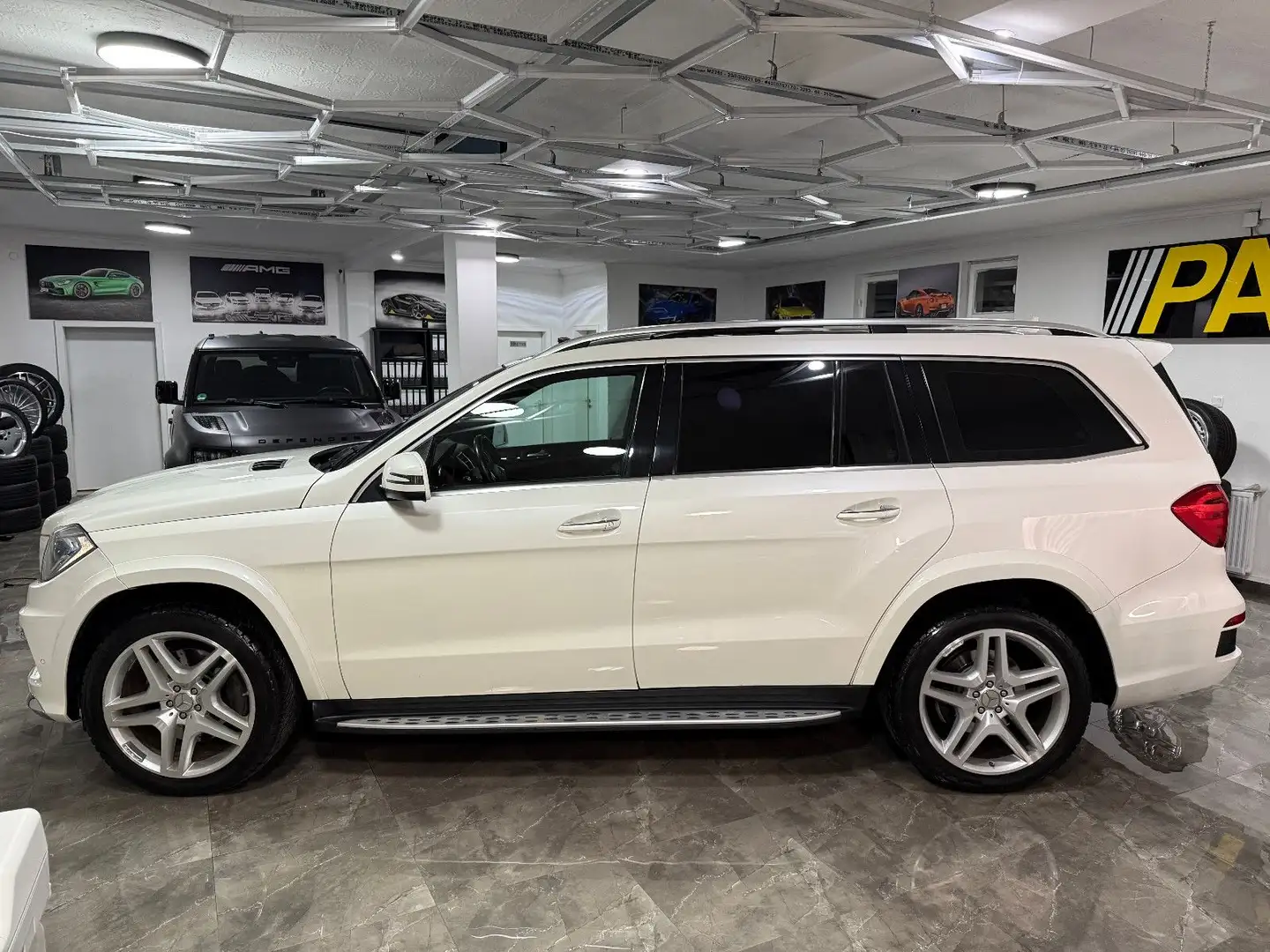 Mercedes-Benz GL 350 d 4Matic / AMG-Line designo 360° Harman Weiß - 2