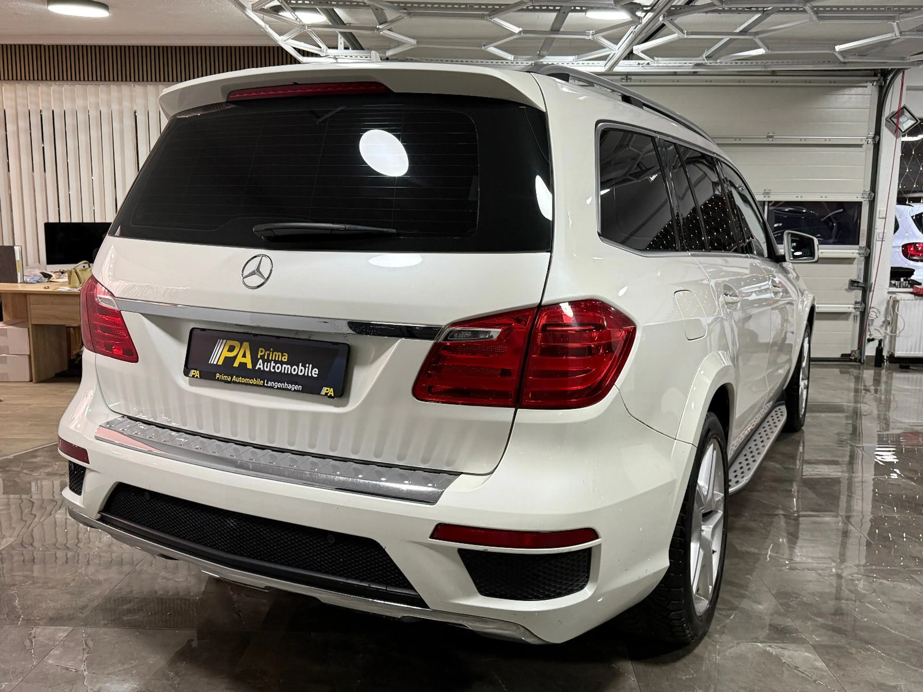 Mercedes-Benz GL 350 d 4Matic / AMG-Line designo 360° Harman — photo 4