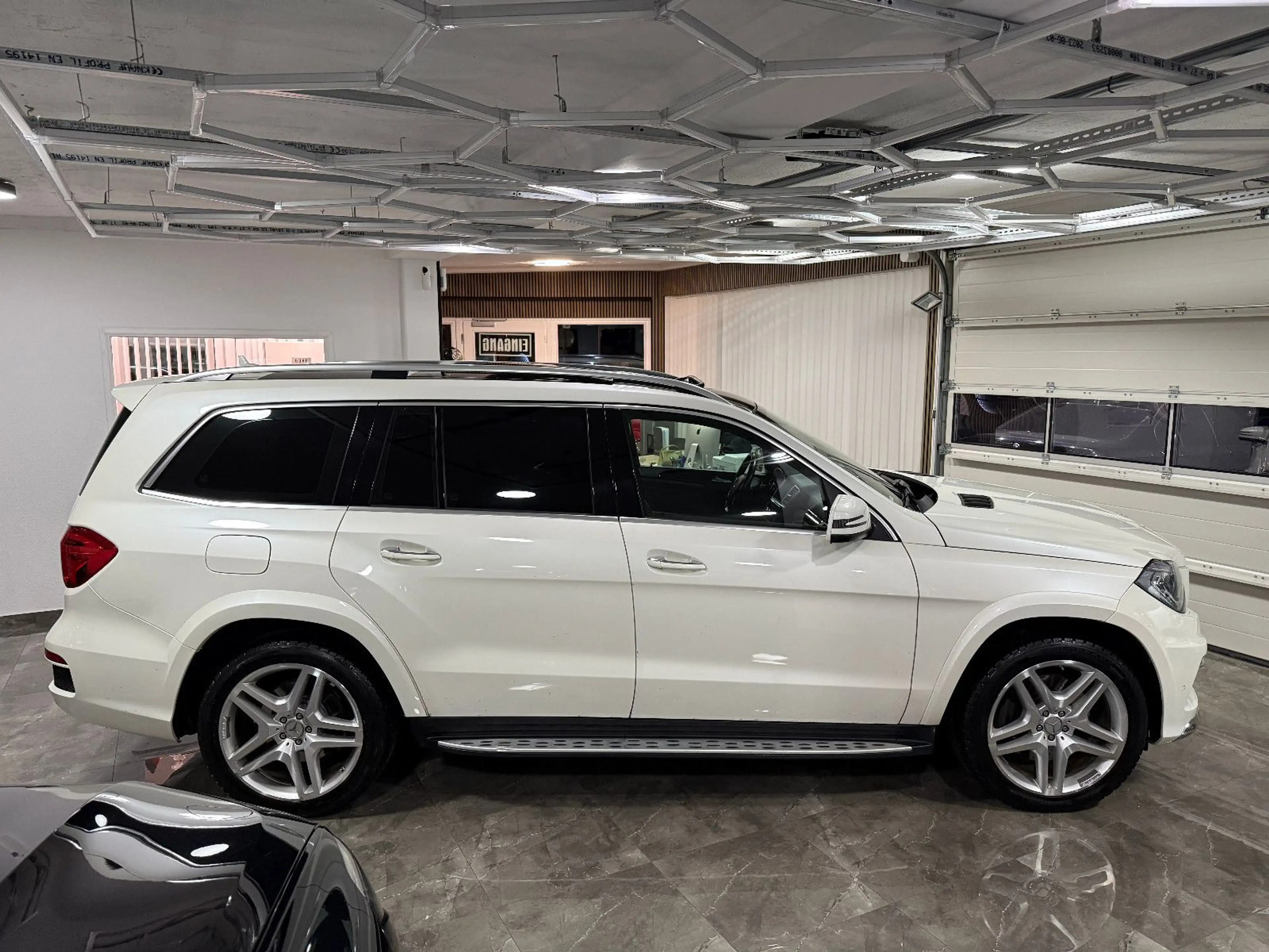 Mercedes-Benz GL 350 d 4Matic / AMG-Line designo 360° Harman — photo 5