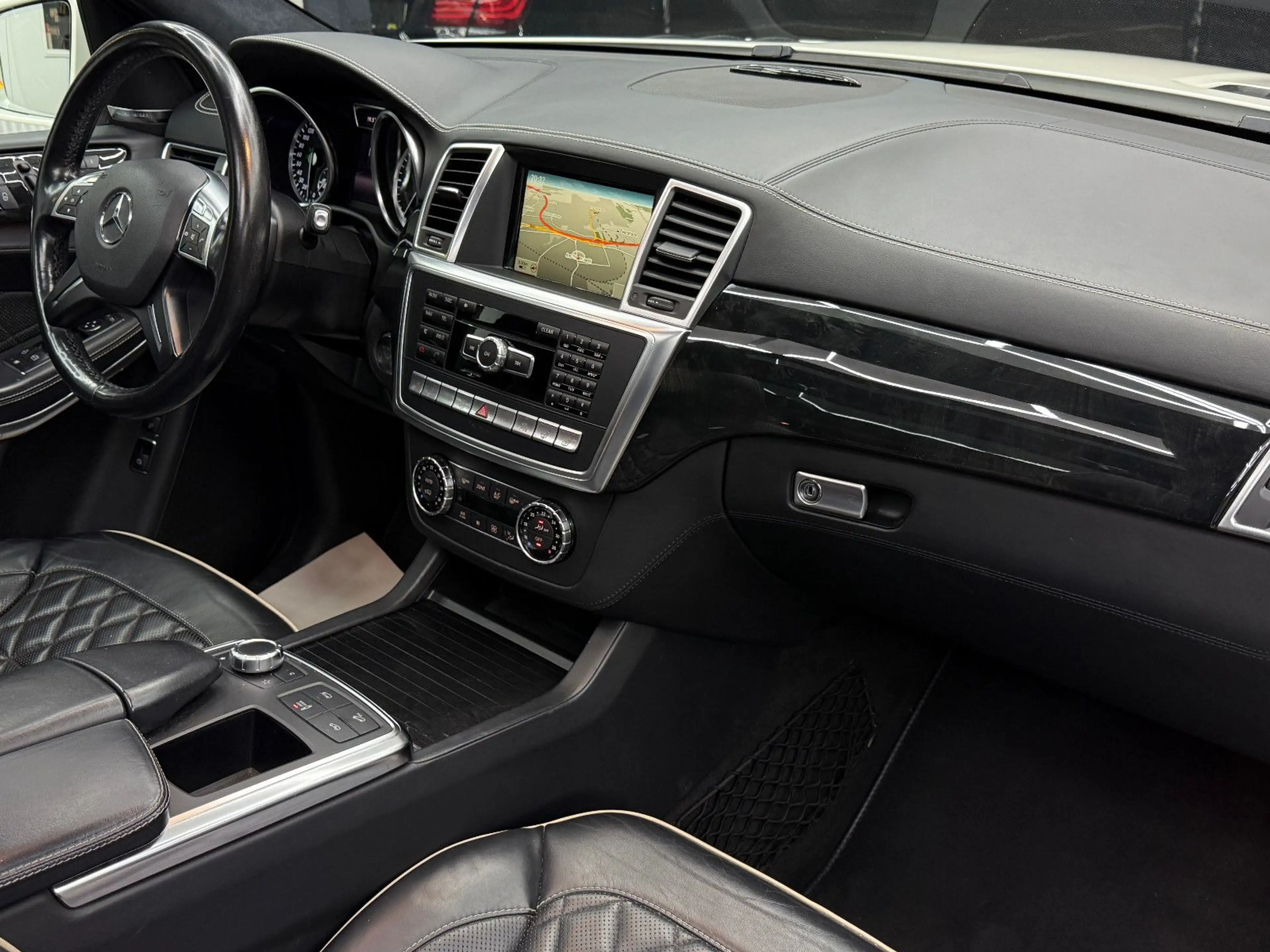 Mercedes-Benz GL 350 d 4Matic / AMG-Line designo 360° Harman — photo 7