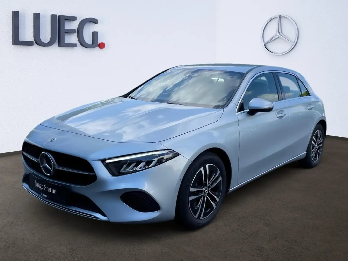Mercedes-Benz A 200 PROGRESSIVE-ADVANCED+WINTERPAKET+LED+NAVI Silber - 2