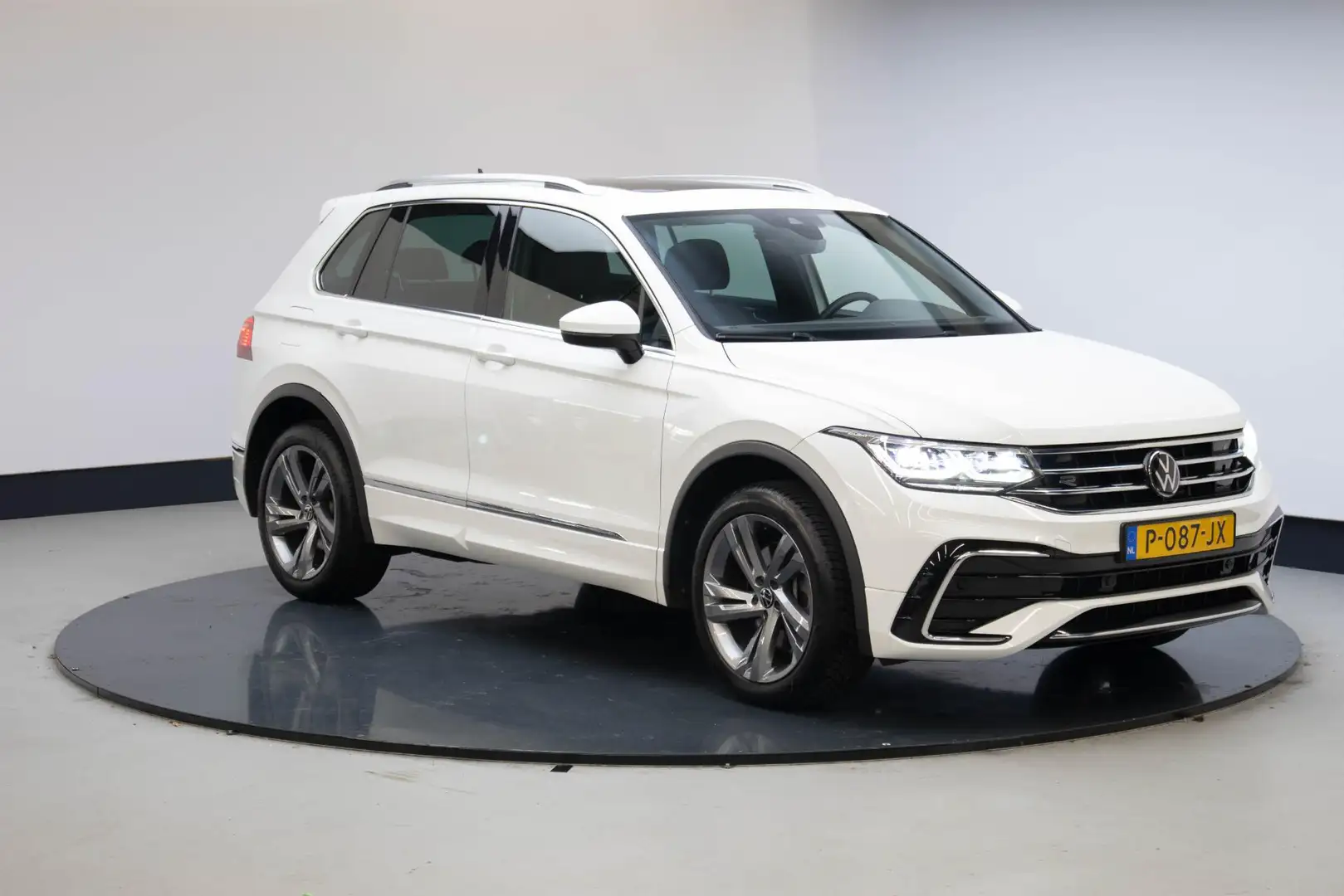 Volkswagen Tiguan 1.4 TSI eHybrid R-Line Business+ | Pano | Trekhaak Wit - 1