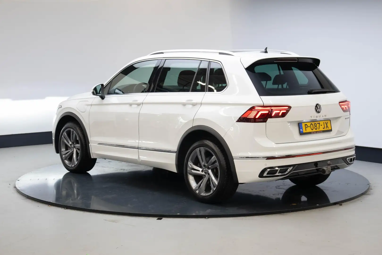 Volkswagen Tiguan 1.4 TSI eHybrid R-Line Business+ | Pano | Trekhaak Wit - 2